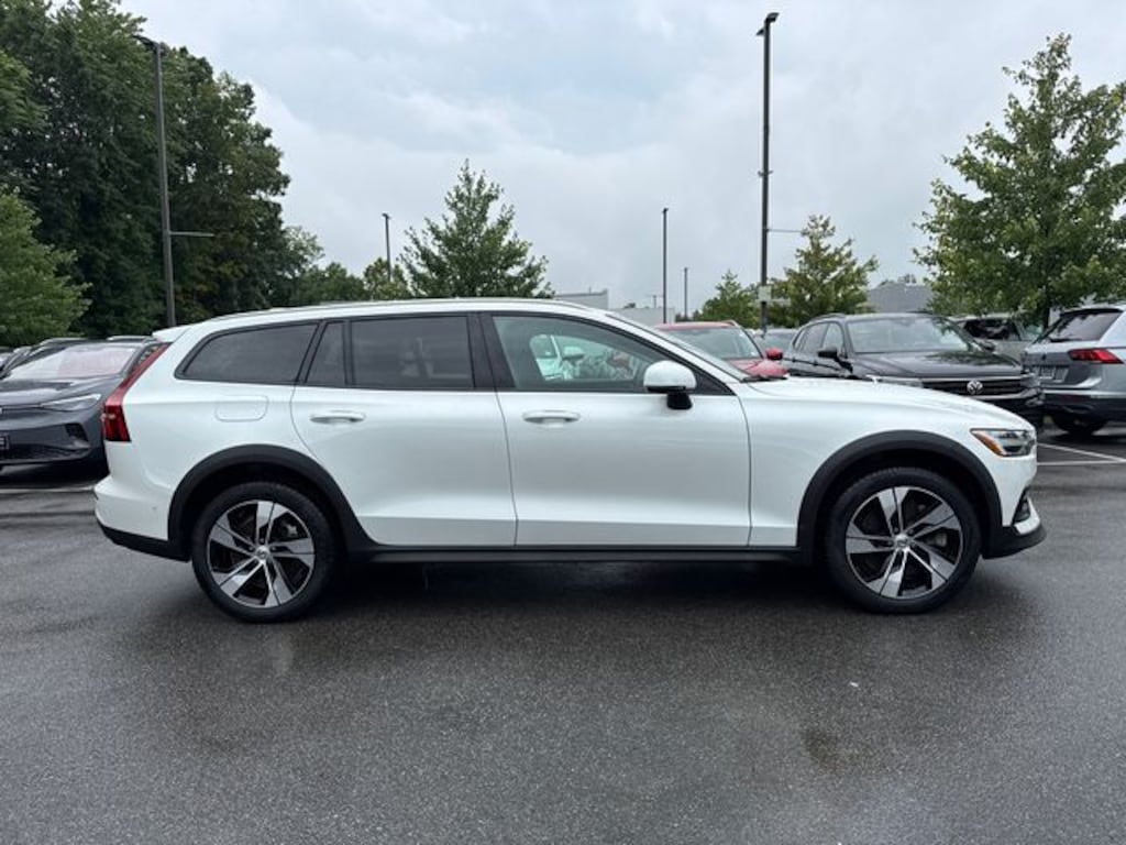 Certified 2025 Volvo V60 Cross Country B5 Plus Wagon