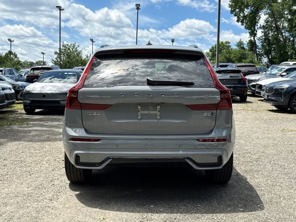 New 2026 Volvo XC60 B5 Plus SUV