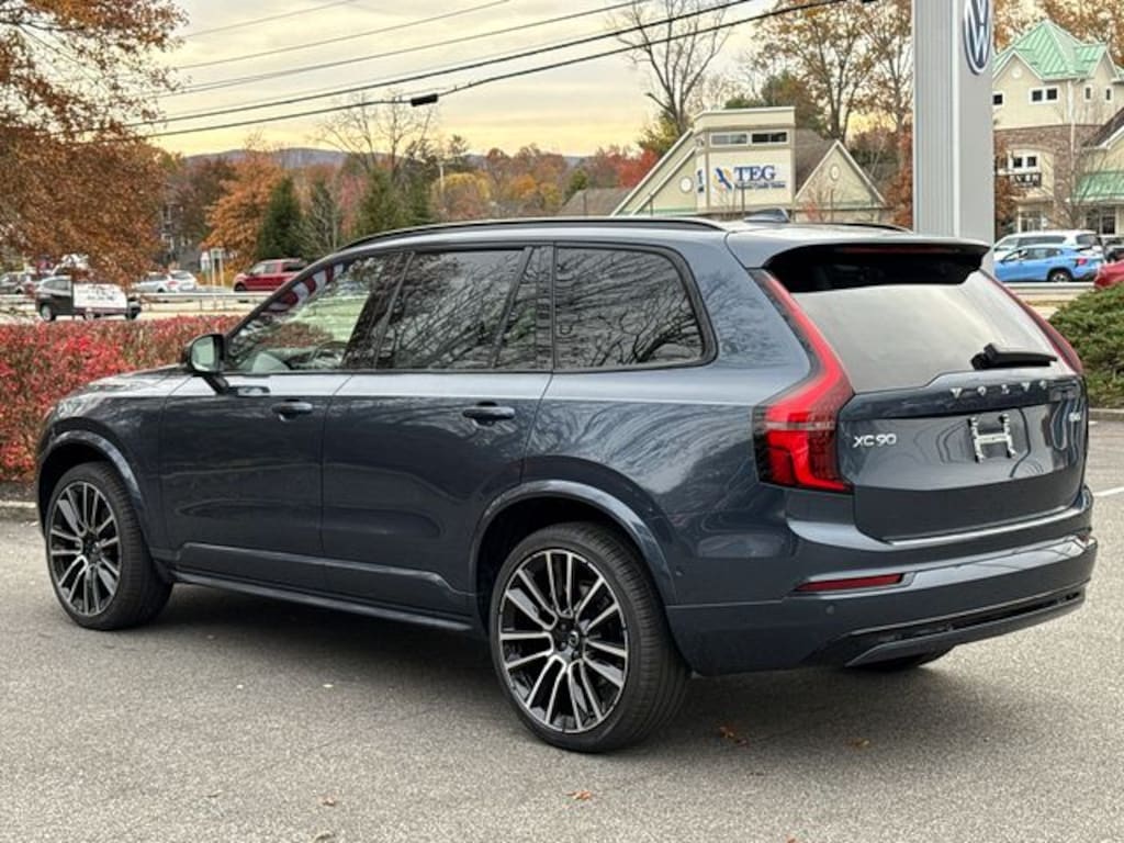 New 2026 Volvo XC90 B6 Ultra Dark Theme 7-Seater SUV