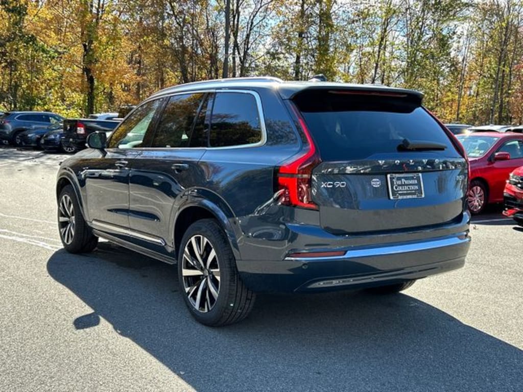 New 2026 Volvo XC90 B5 Core SUV