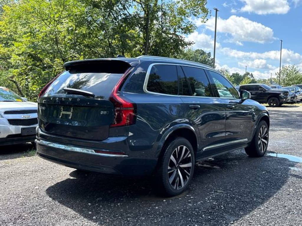 New 2026 Volvo XC90 B5 Core SUV