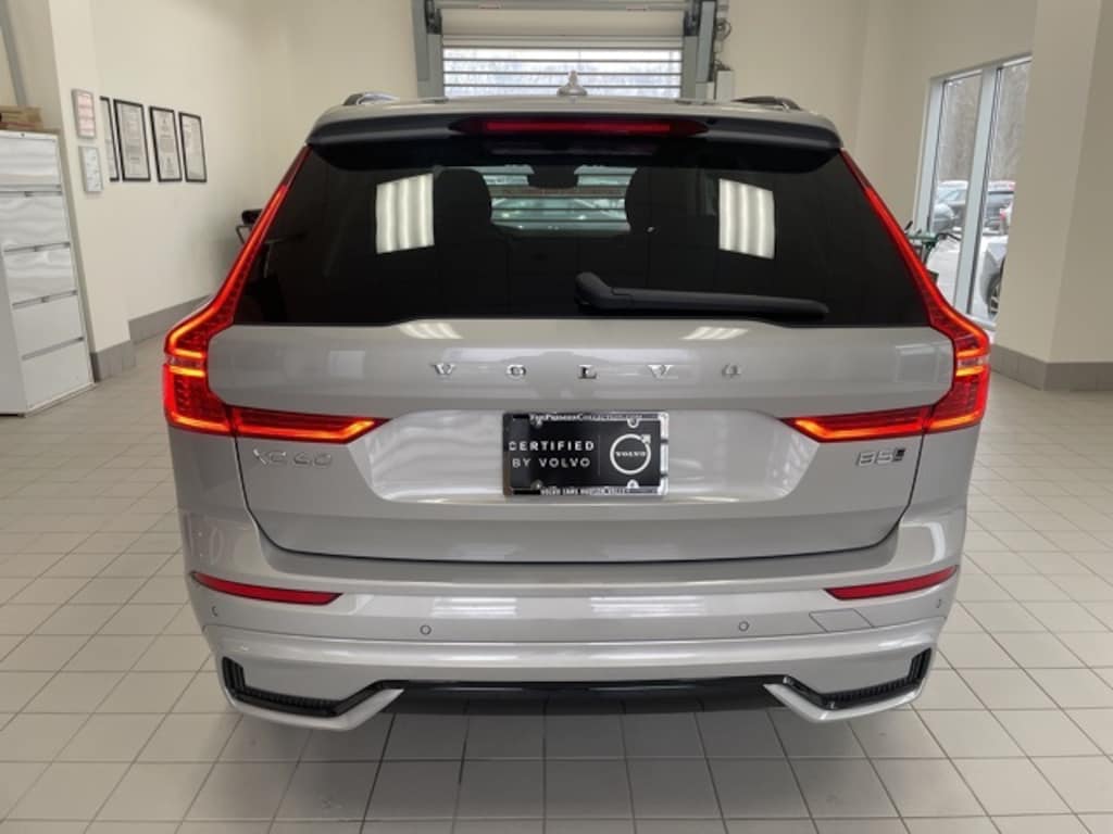 Certified 2025 Volvo XC60 B5 Core SUV