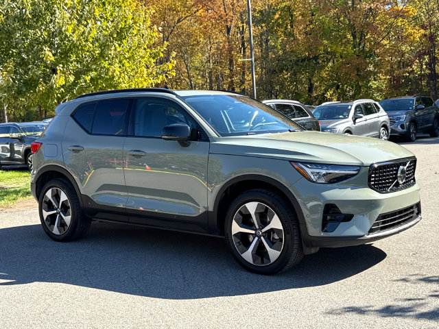 Certified 2025 Volvo XC40 B5 Plus Dark Theme SUV
