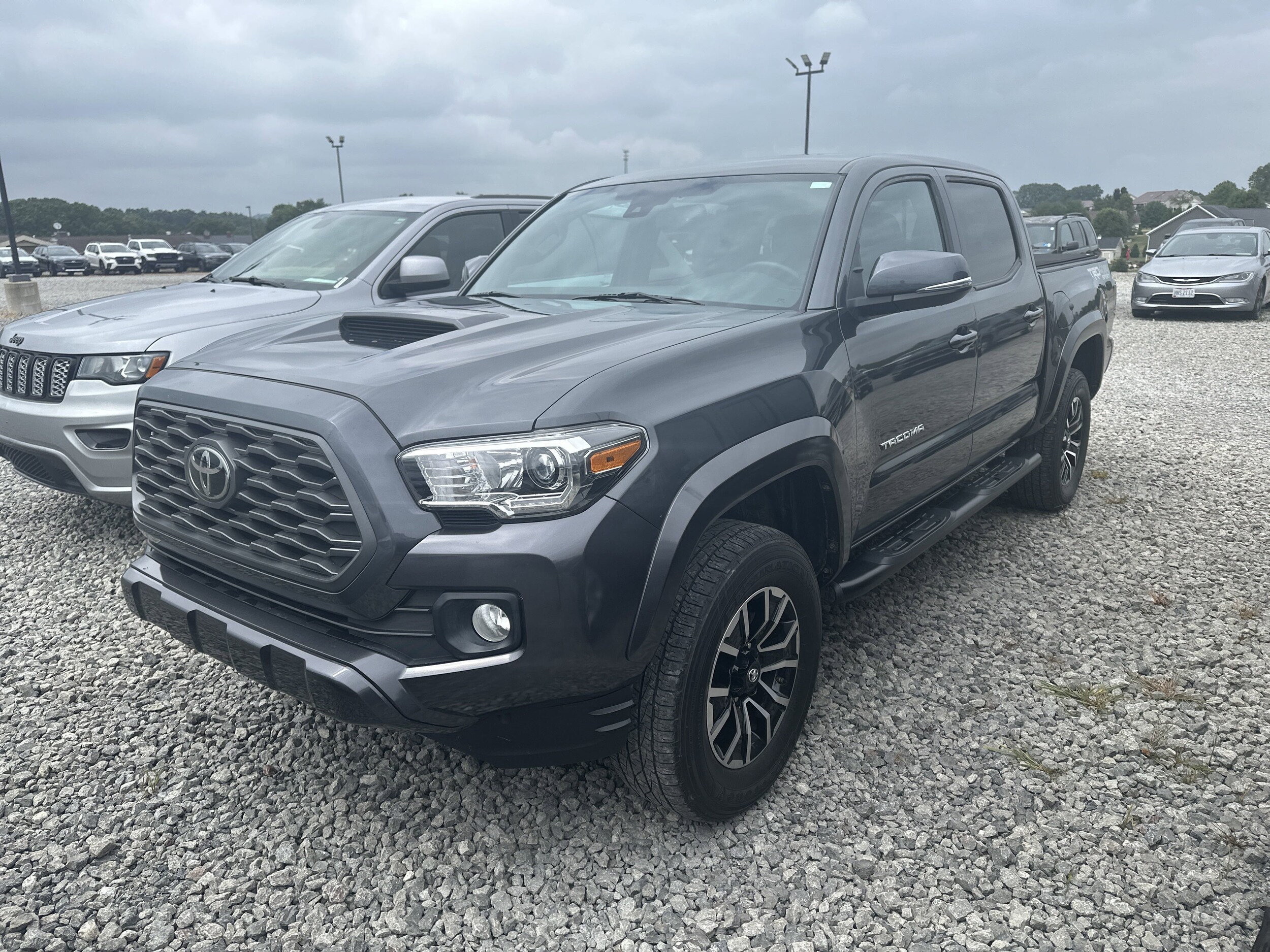2020 Toyota Tacoma TRD Sport photo 2