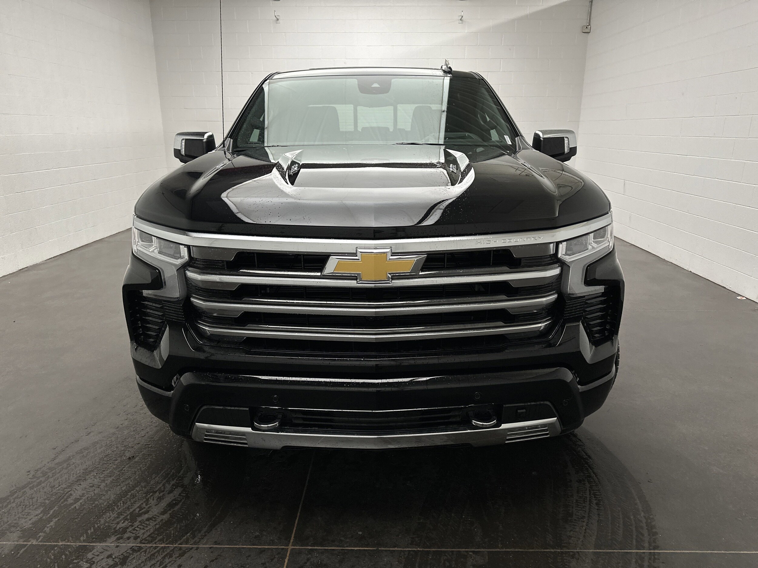 2026 Chevrolet Silverado 1500 High Country photo 2