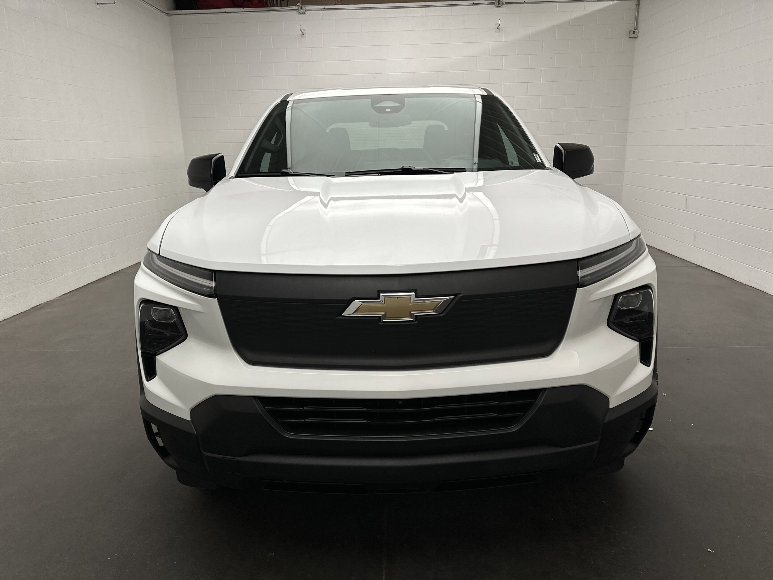 2024 Chevrolet Silverado EV Work Truck photo 3