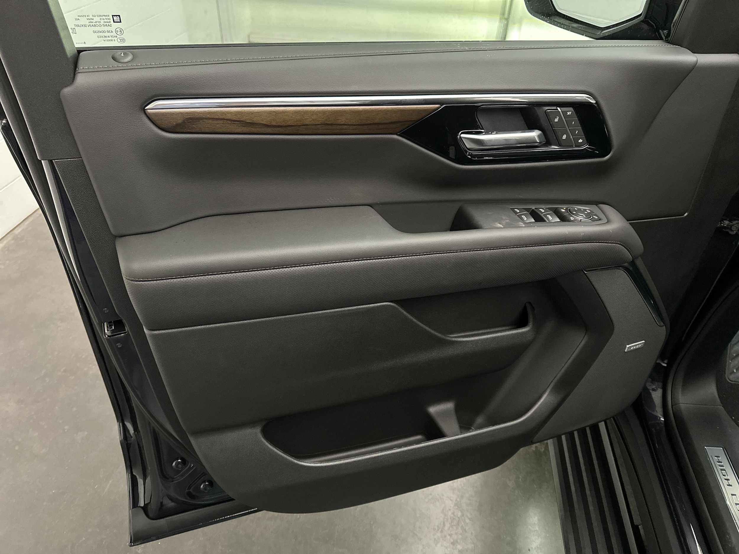 2026 Chevrolet Suburban High Country - Photo 21