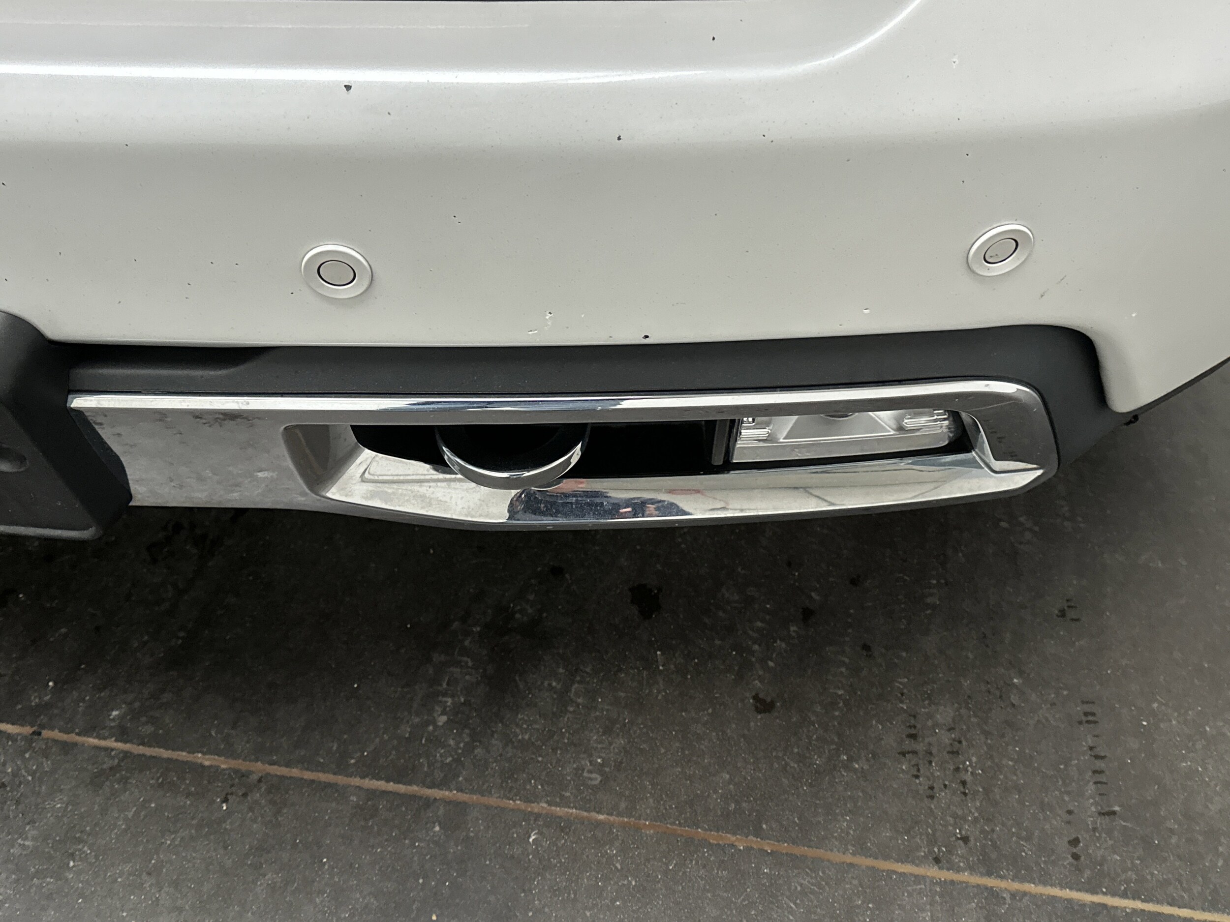 2019 Chevrolet Silverado 1500 High Country photo 3