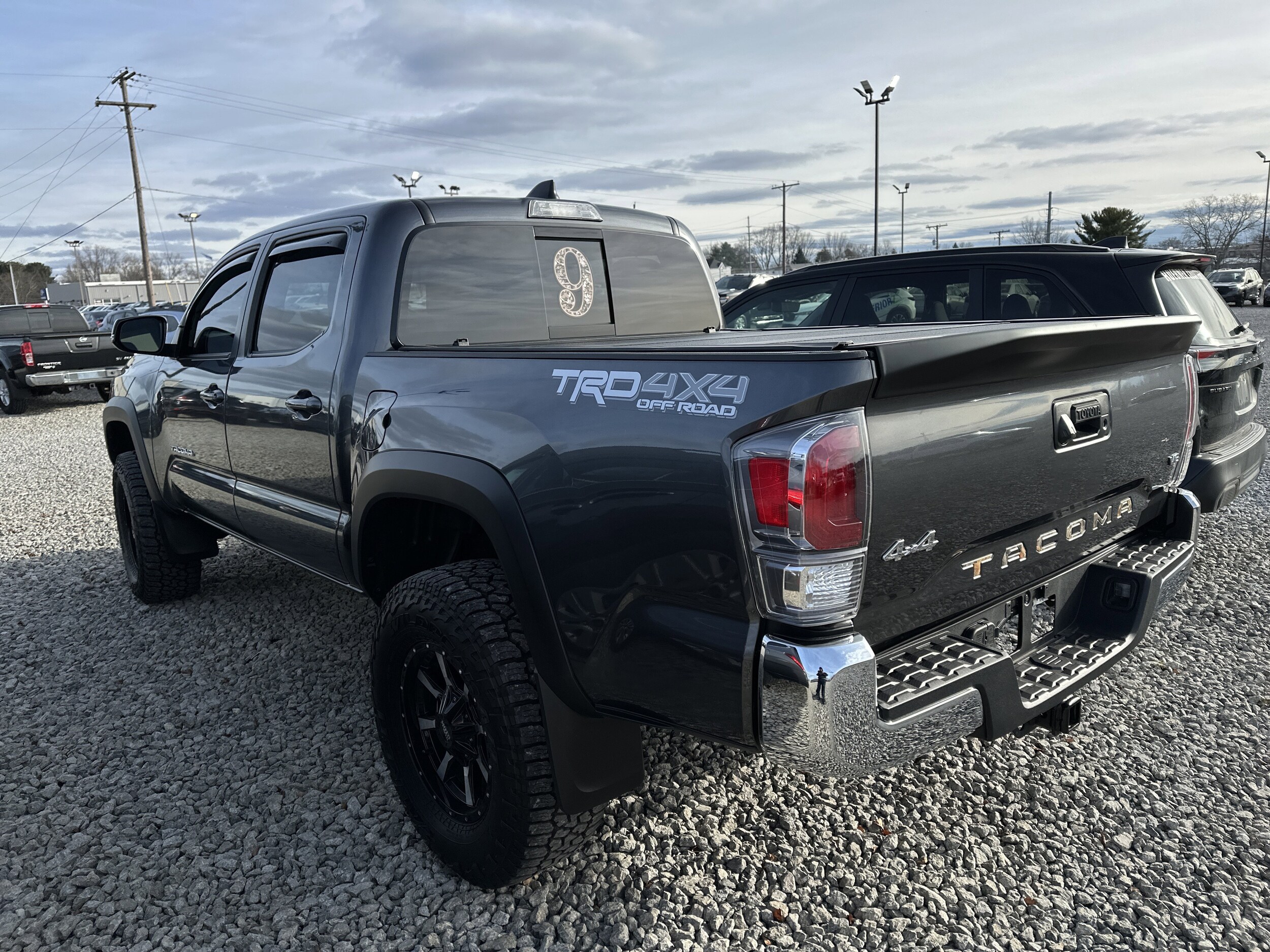 2022 Toyota Tacoma TRD Off-Road photo 2