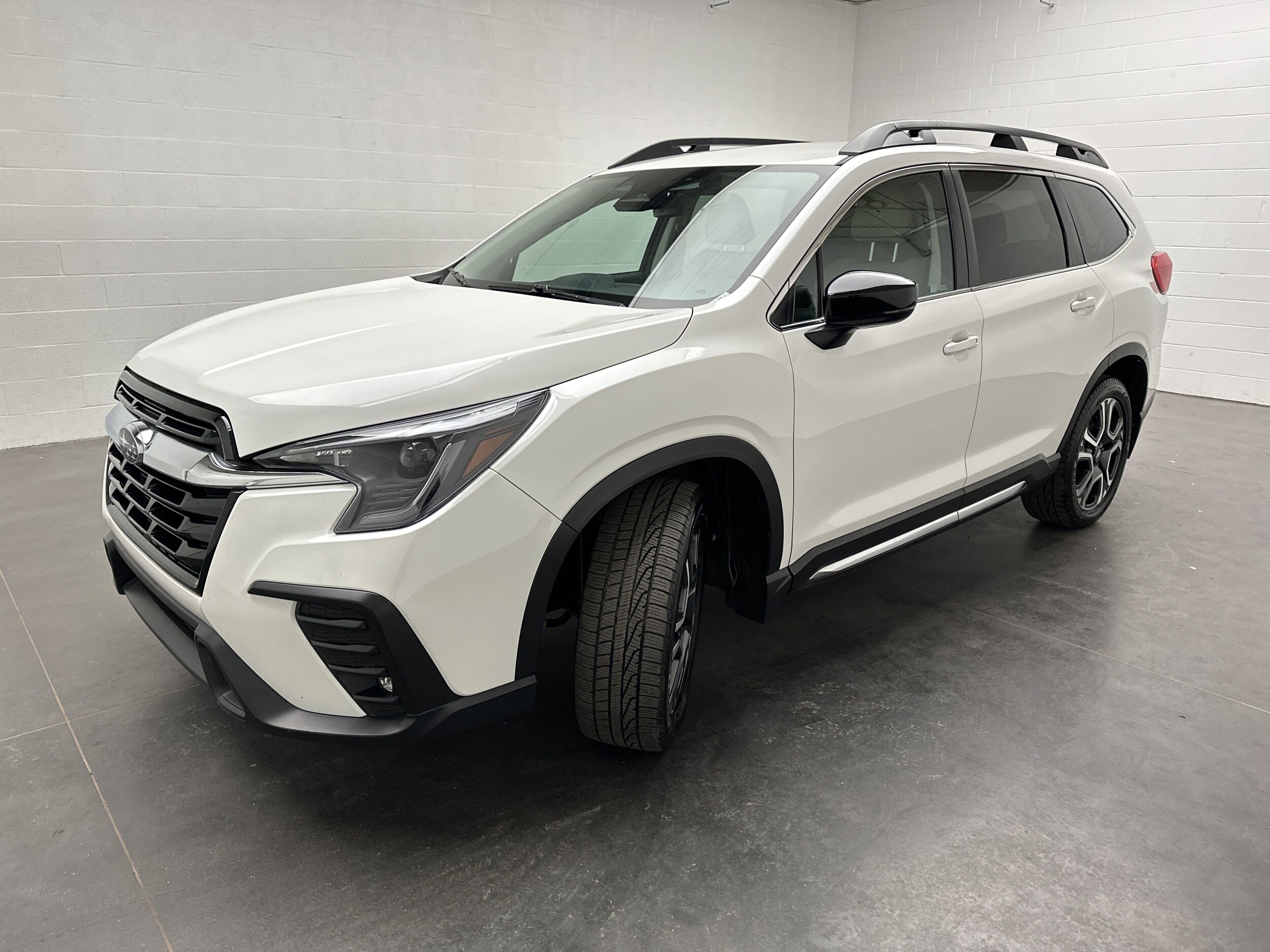 2024 Subaru Ascent Limited photo 4