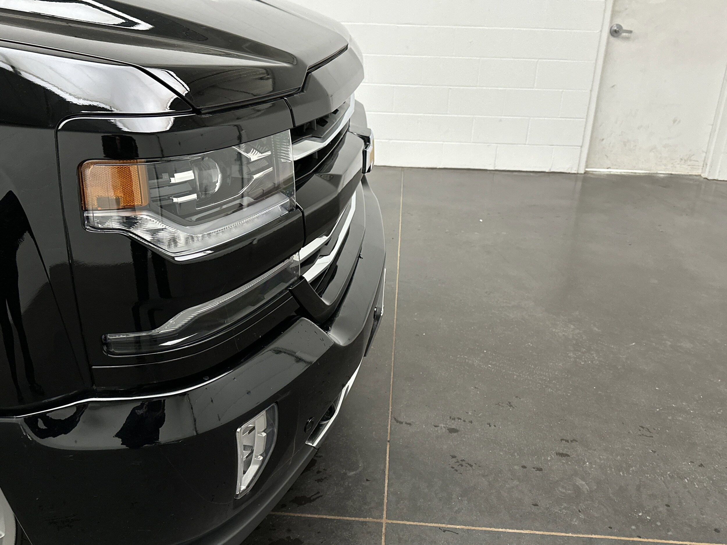 2018 Chevrolet Silverado 1500 LTZ photo 2