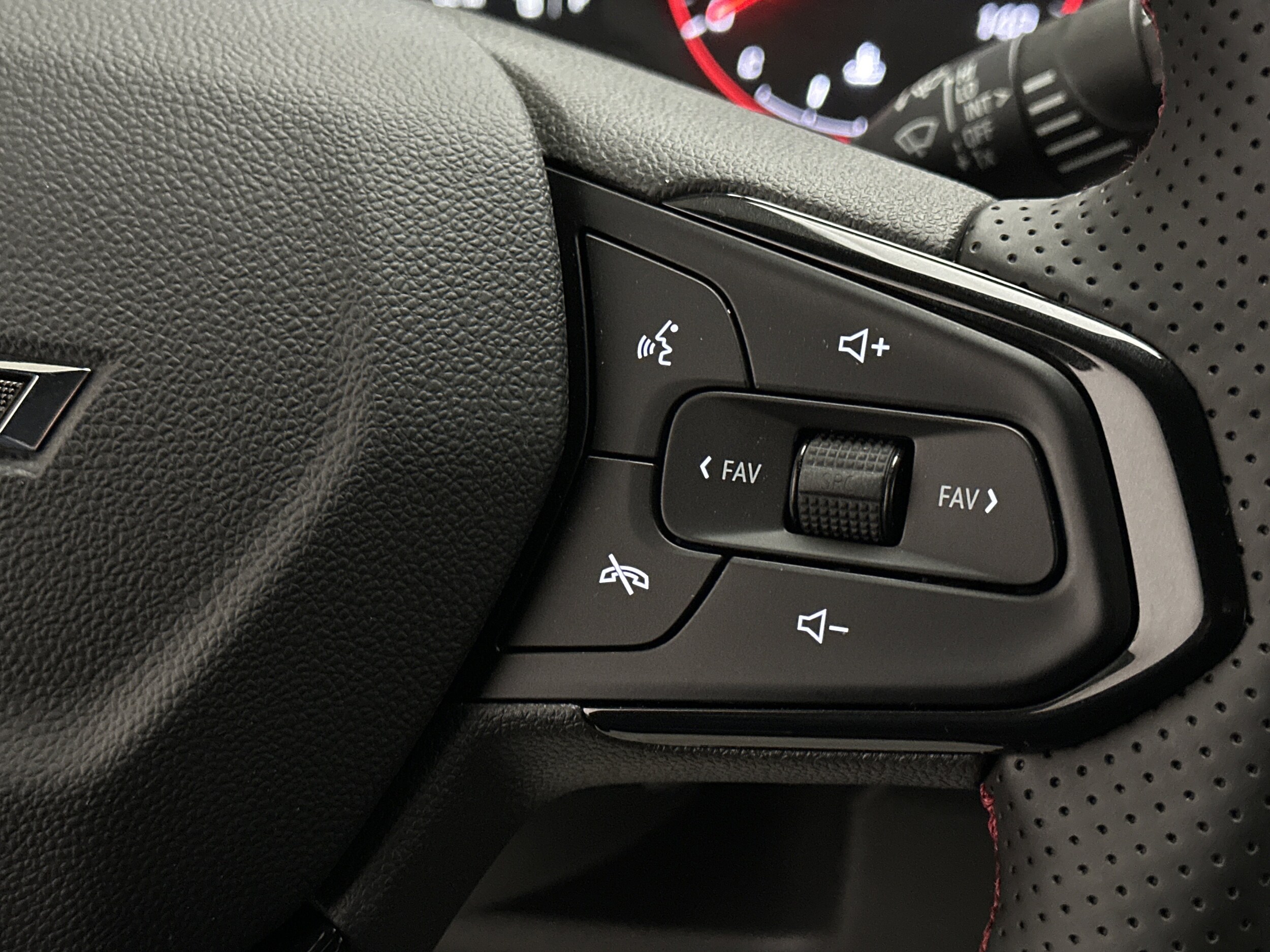 2026 Chevrolet Trax RS - Photo 26