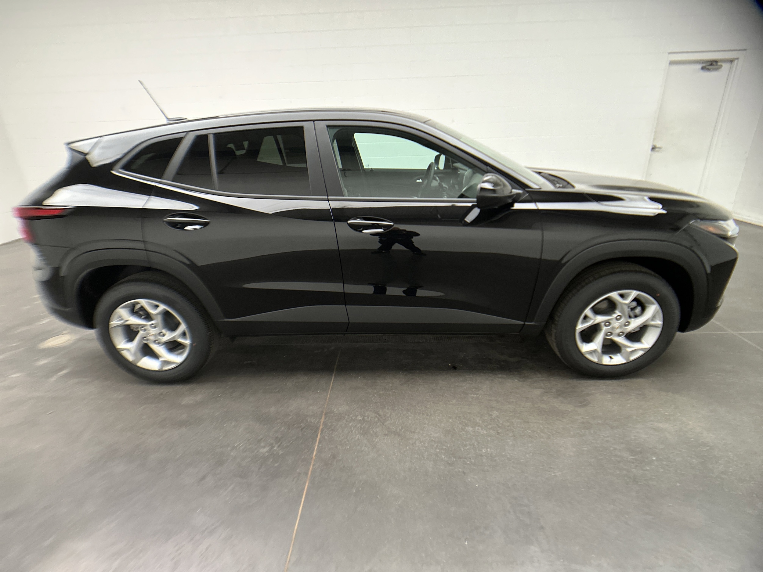 2026 Chevrolet Trax LS - Photo 10