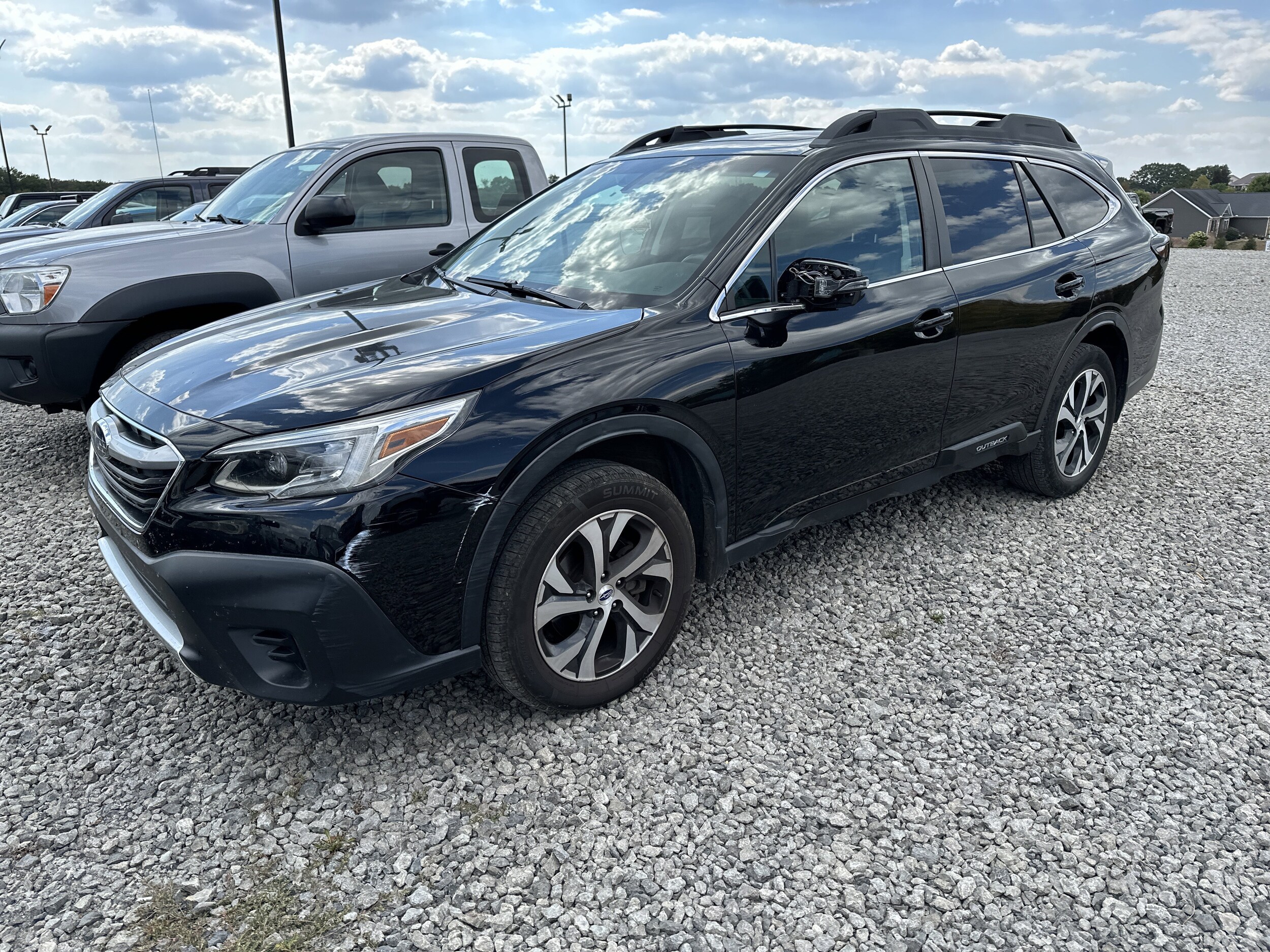 2020 Subaru Outback Limited photo 4