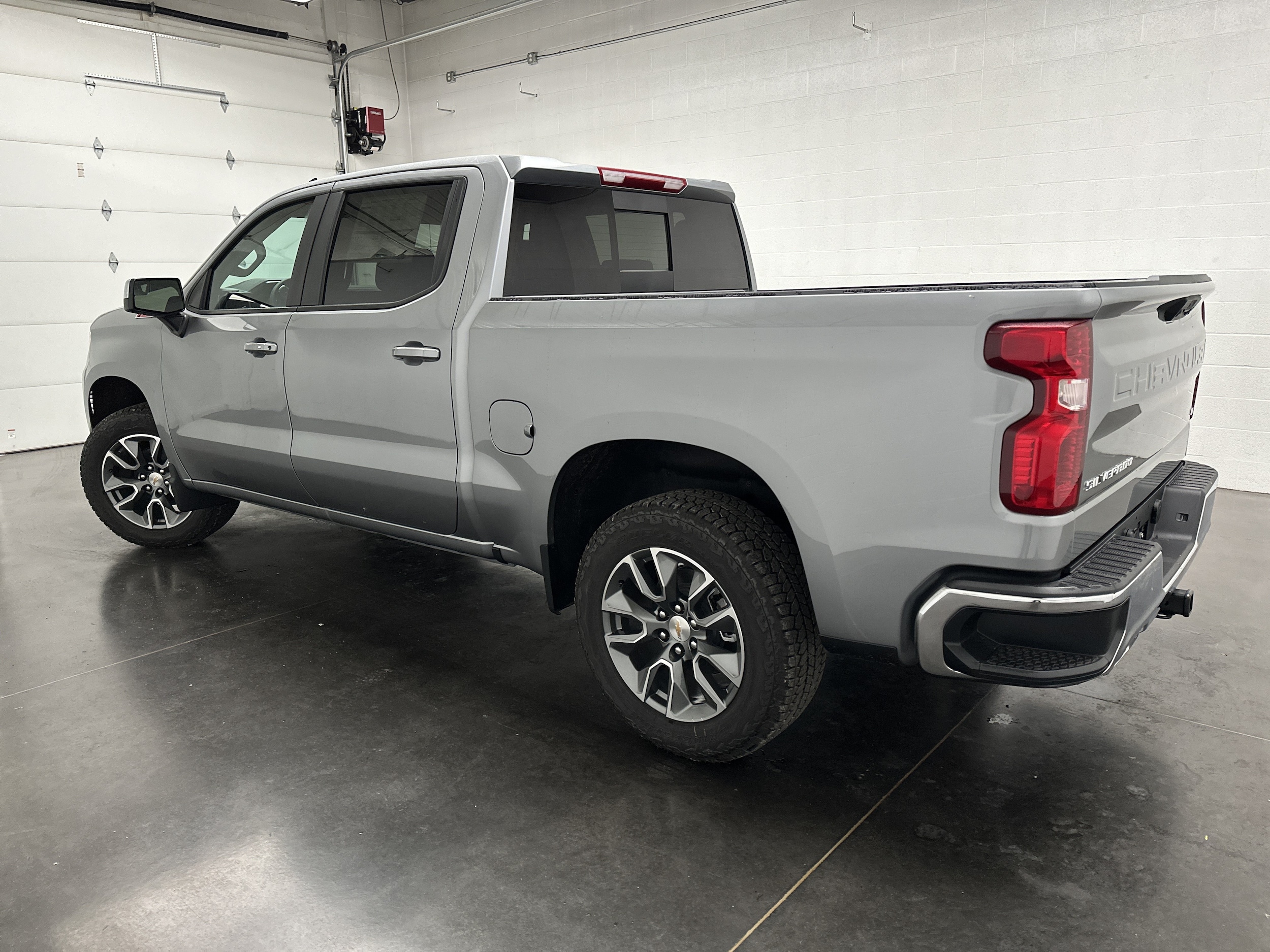 2026 Chevrolet Silverado 1500 LT - Photo 6
