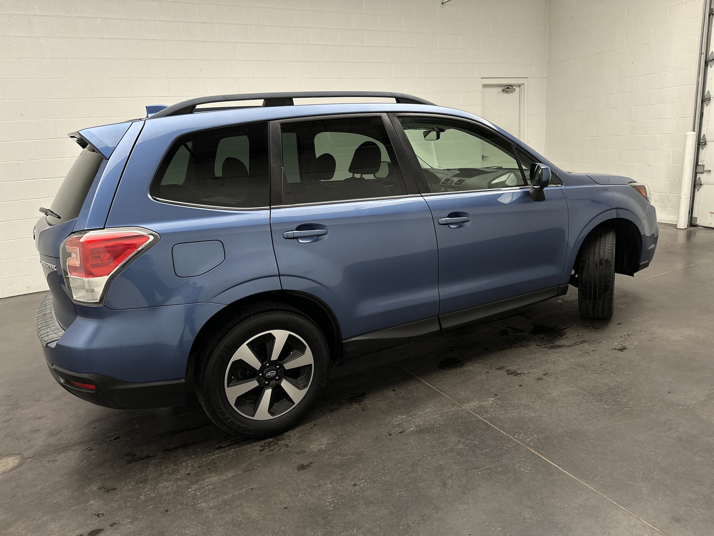 2018 Subaru Forester Limited - Photo 9