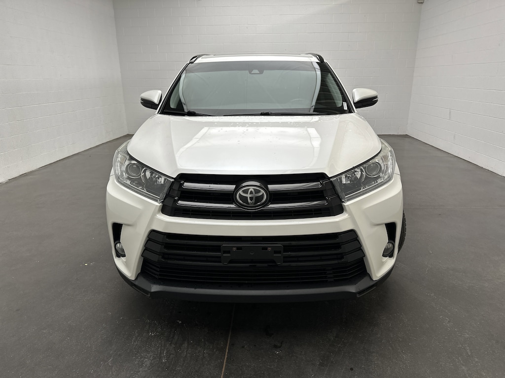 Used 2018 Toyota Highlander SE SUV