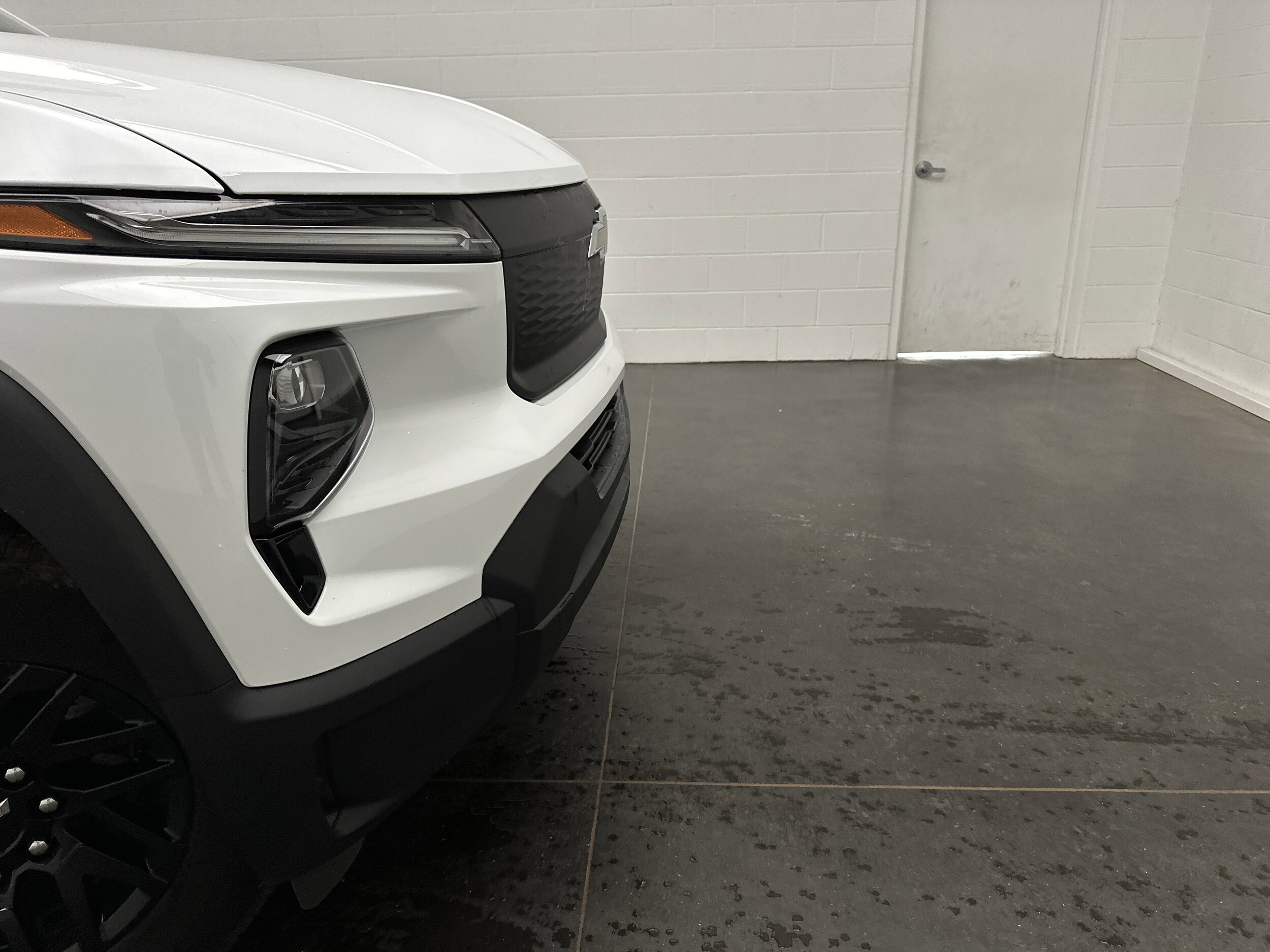 2024 Chevrolet Silverado EV Work Truck photo 2