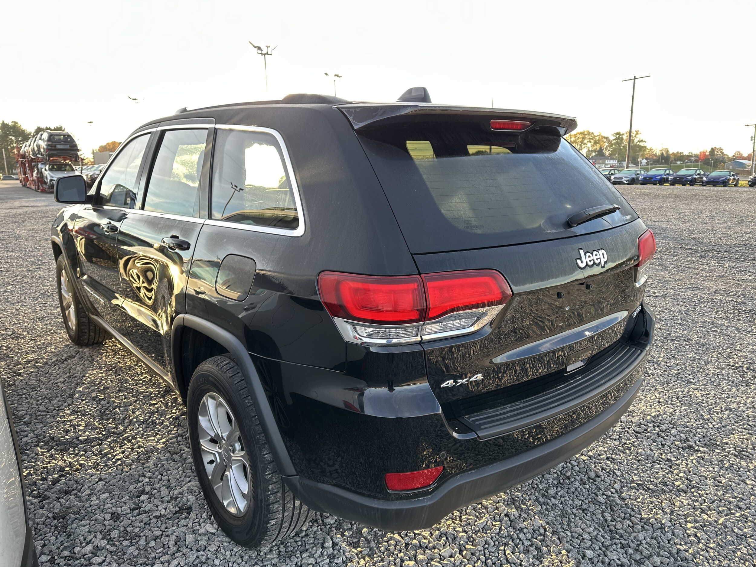 2021 Jeep Grand Cherokee Laredo E photo 2