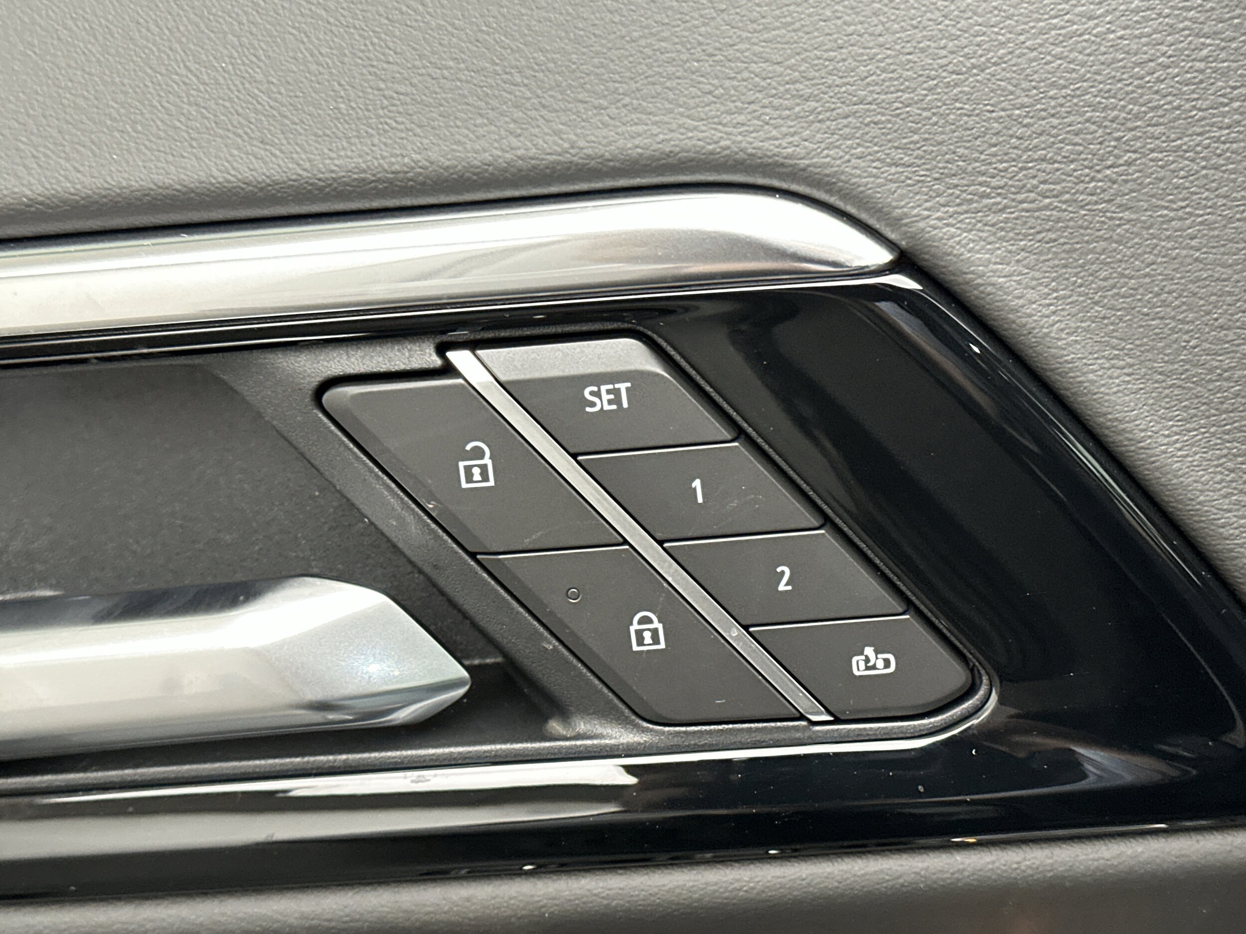 2026 Chevrolet Suburban High Country - Photo 43