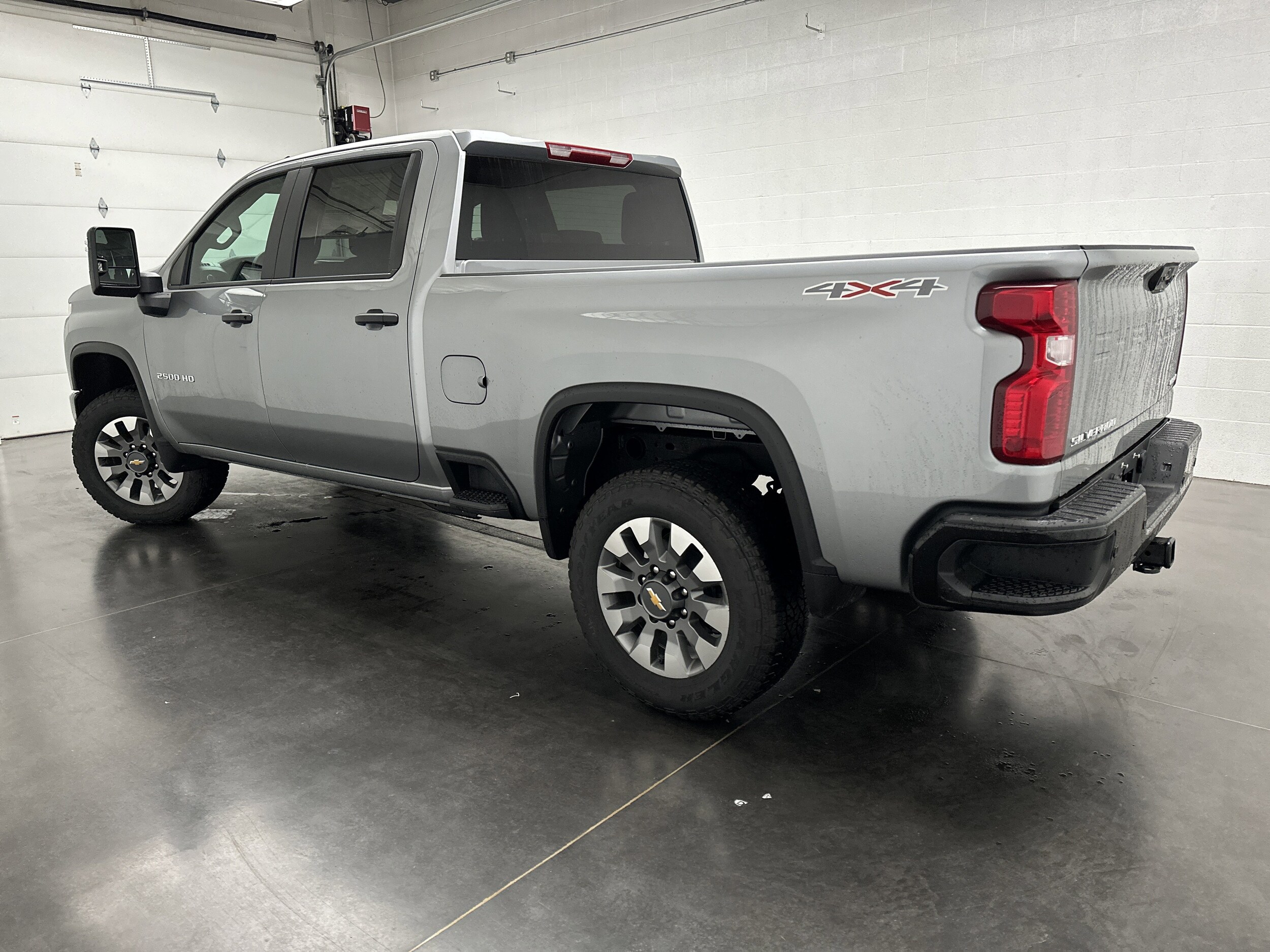 2026 Chevrolet Silverado 2500 HD Custom - Photo 9