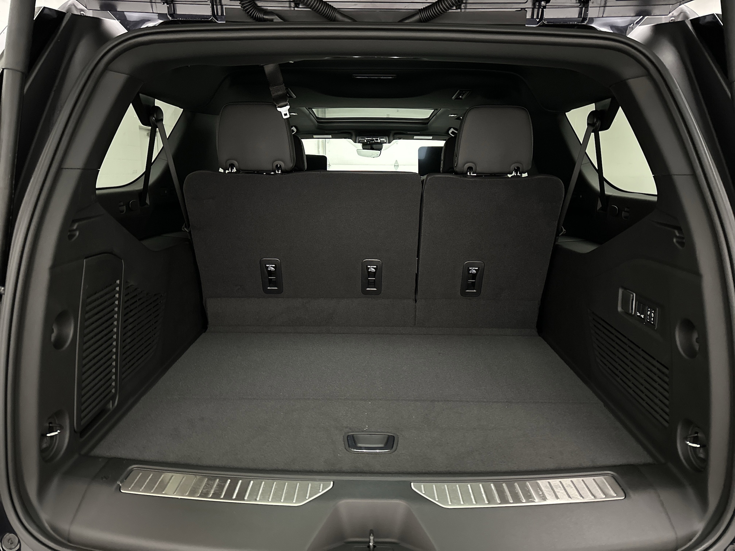 2026 Chevrolet Suburban High Country - Photo 16