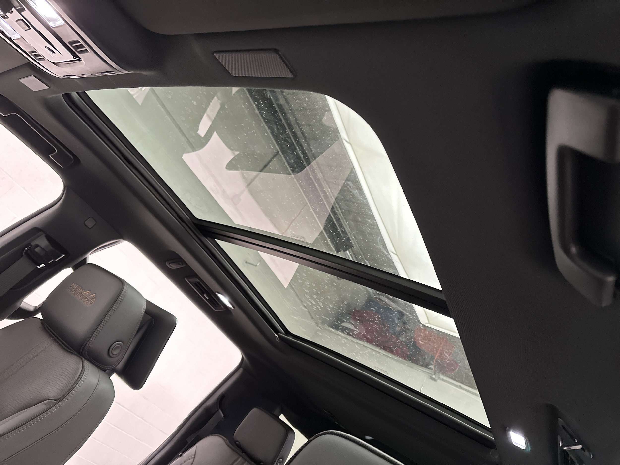 2026 Chevrolet Suburban High Country - Photo 24