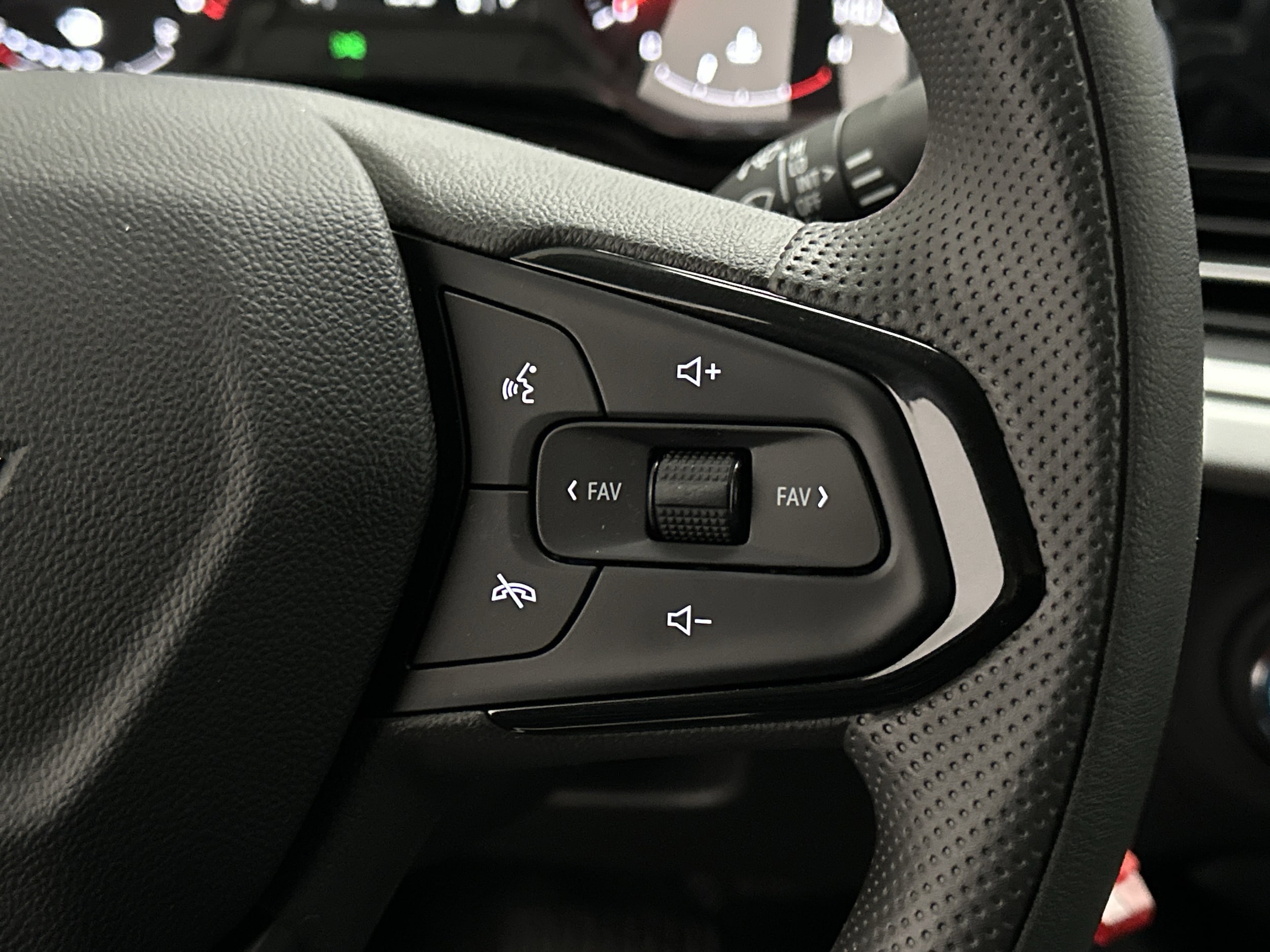 2026 Chevrolet Trax LS - Photo 26
