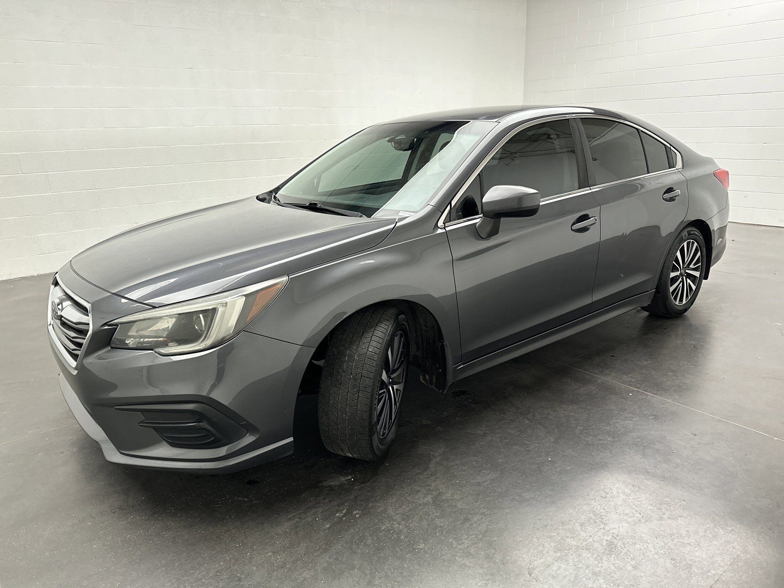 2018 Subaru Legacy Premium photo 3