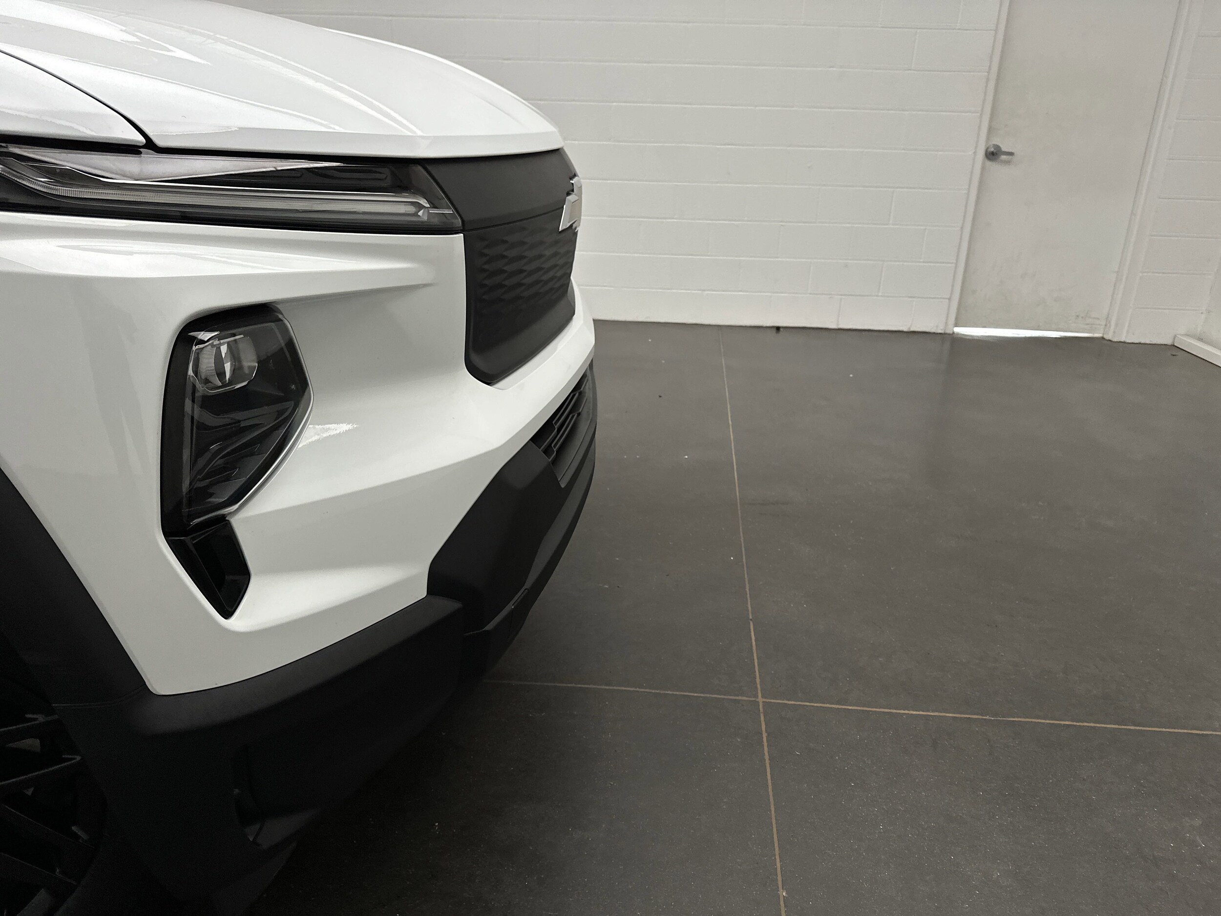2024 Chevrolet Silverado EV Work Truck photo 2