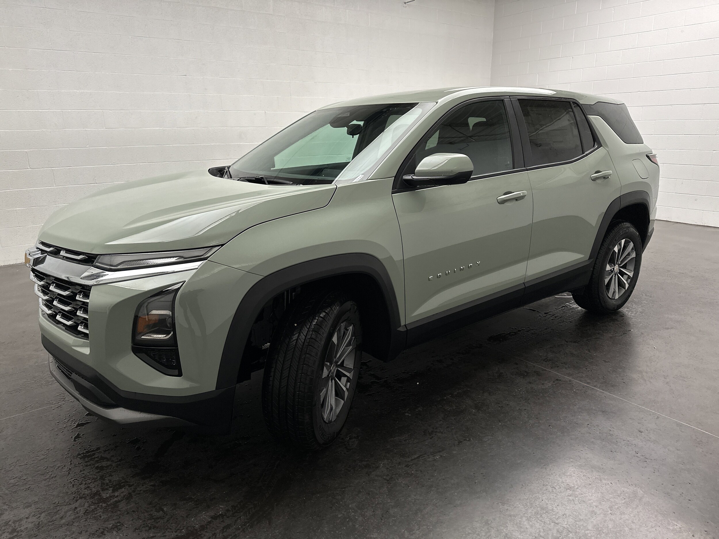 2026 Chevrolet Equinox LT photo 4
