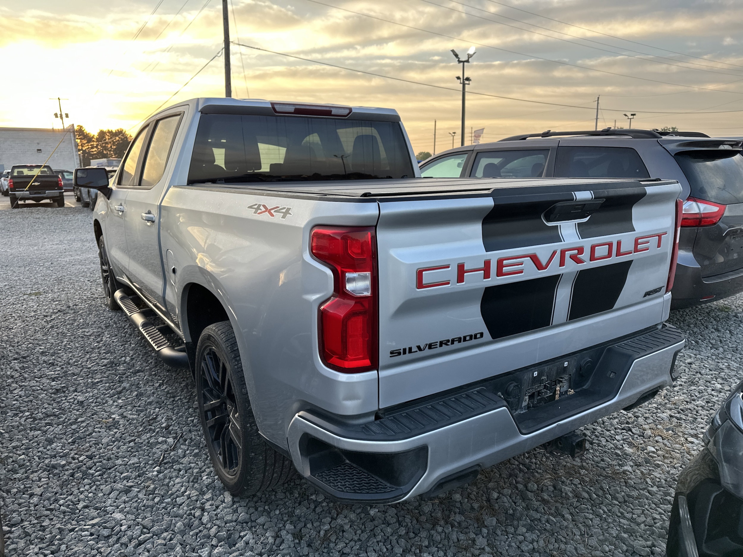 2020 Chevrolet Silverado 1500 RST photo 3