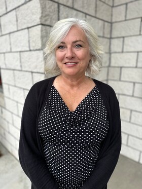 Staff member Kim Richards from ID_8fe133a1027b