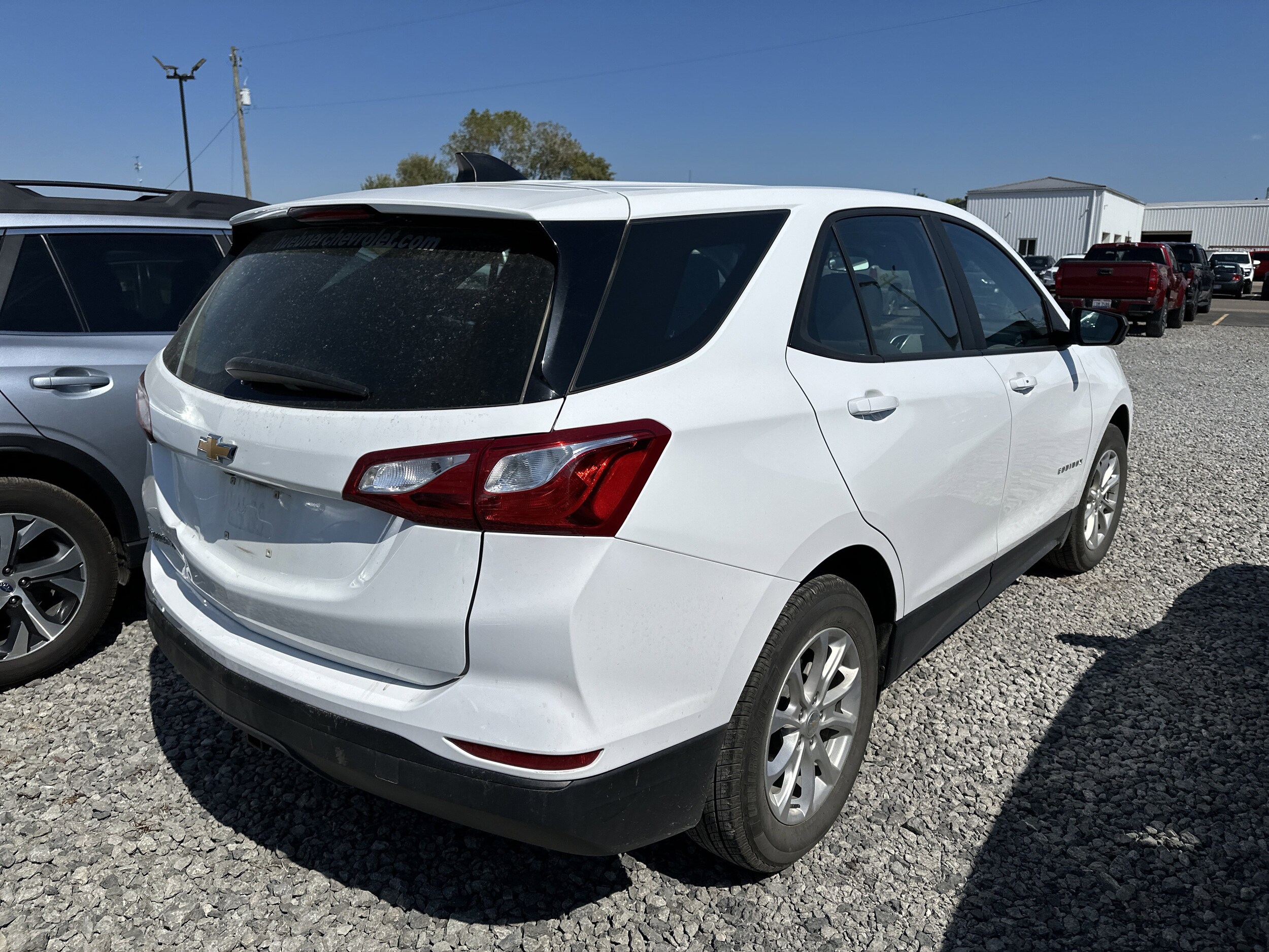 2020 Chevrolet Equinox LS photo 2