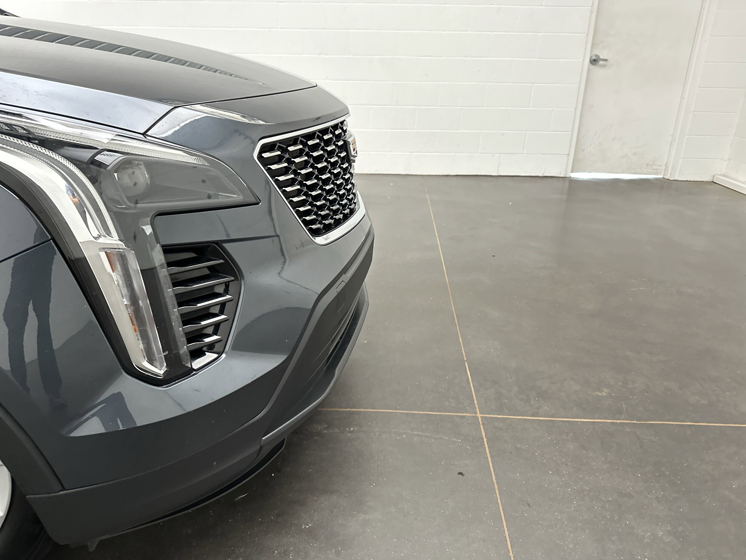 2021 Cadillac XT4 Luxury photo 2