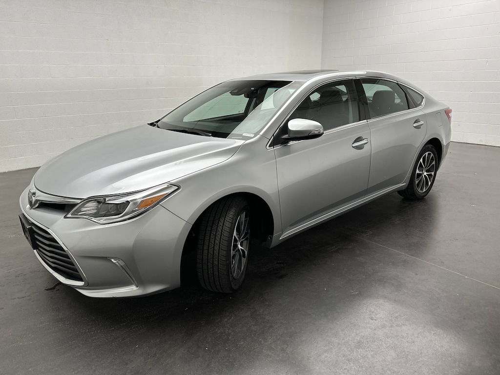 Used 2018 Toyota Avalon XLE Sedan