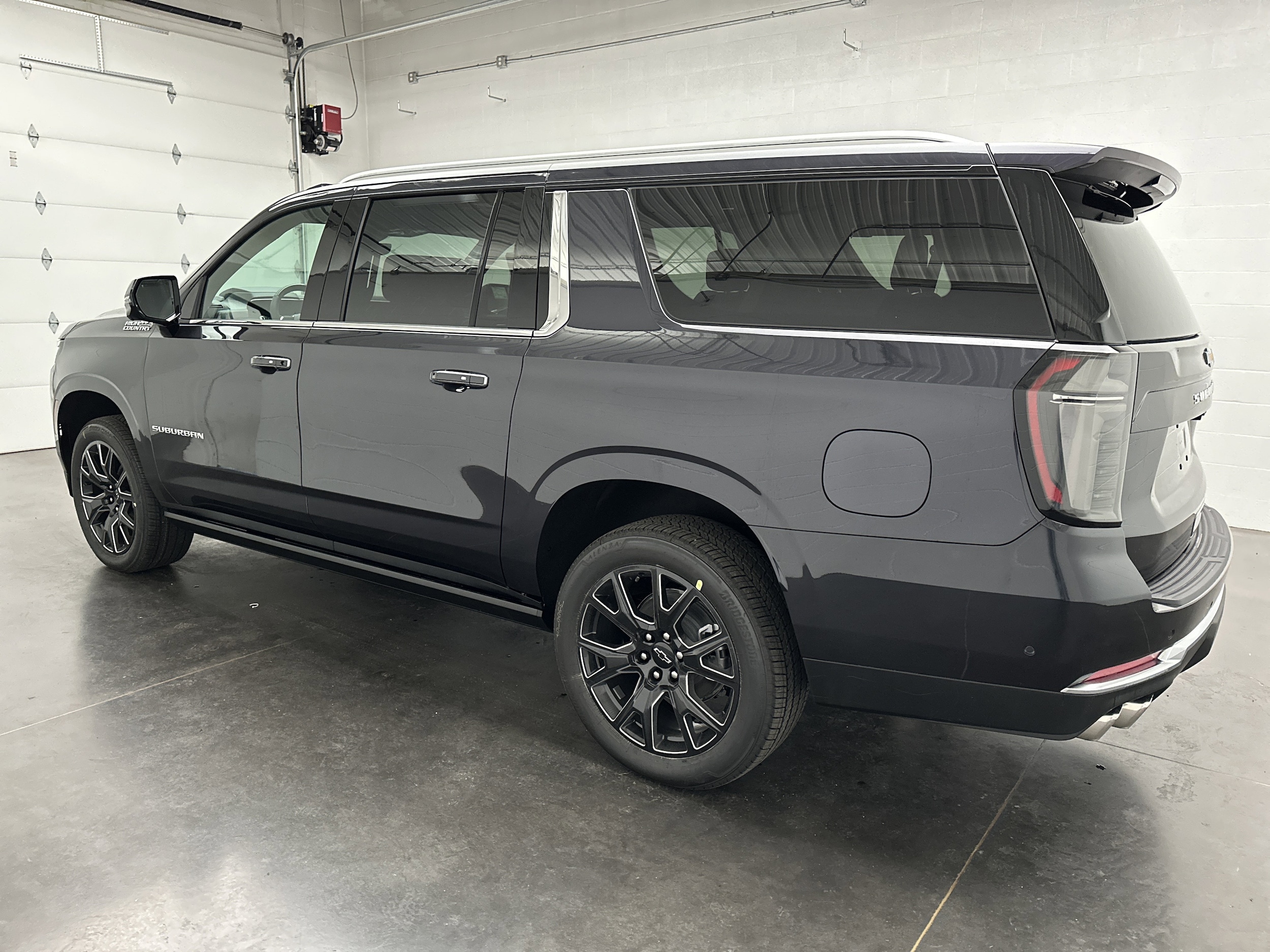 2026 Chevrolet Suburban High Country - Photo 7