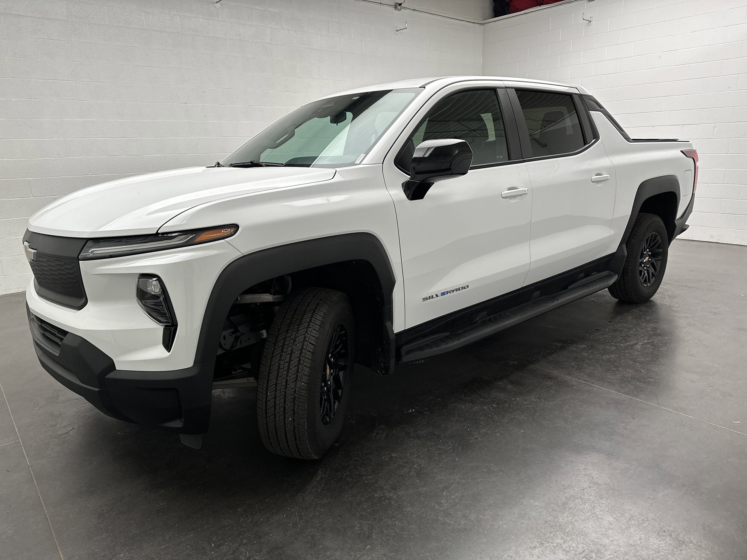 2024 Chevrolet Silverado EV Work Truck photo 4