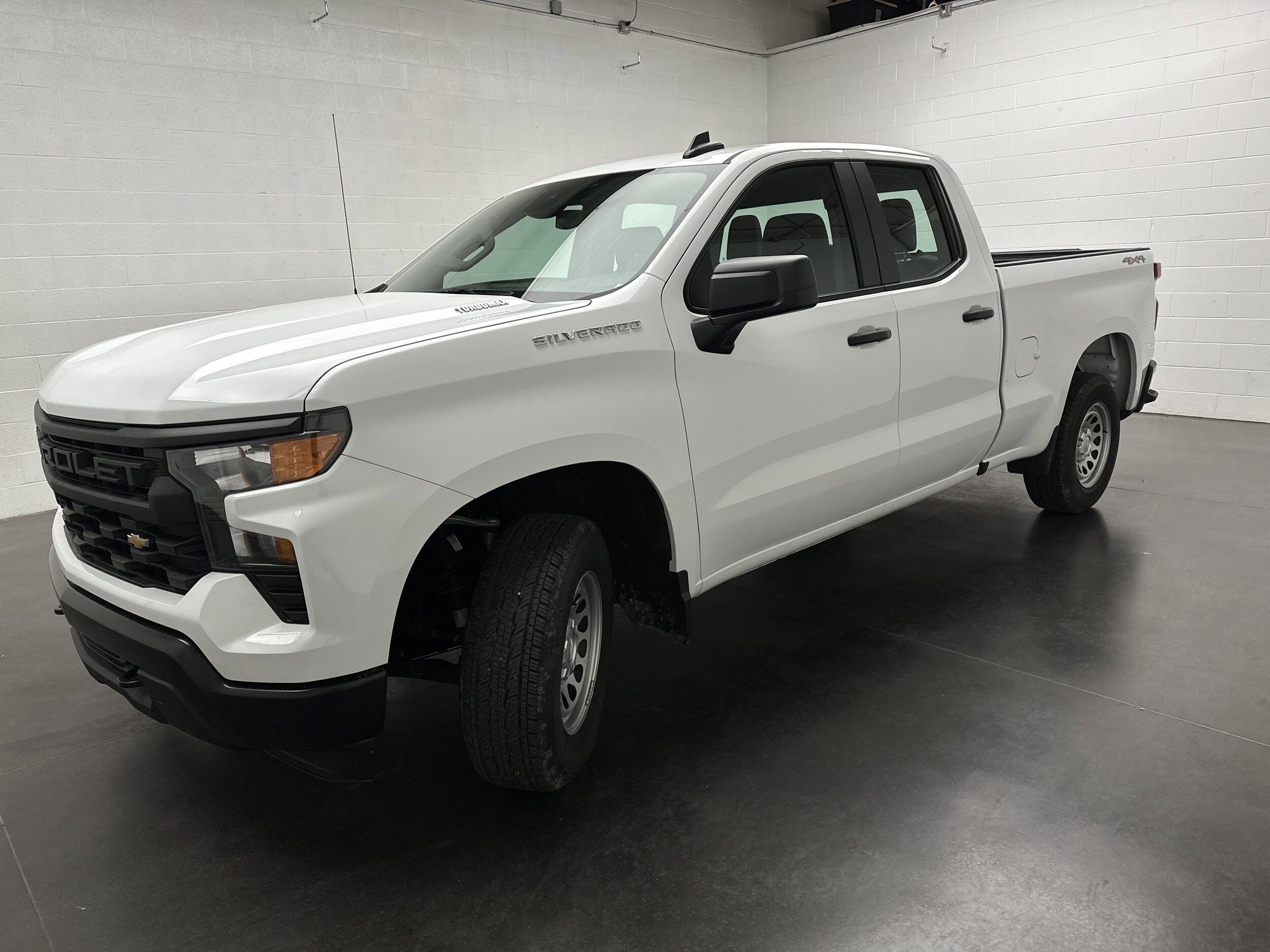 2025 Chevrolet Silverado 1500 Work Truck photo 3
