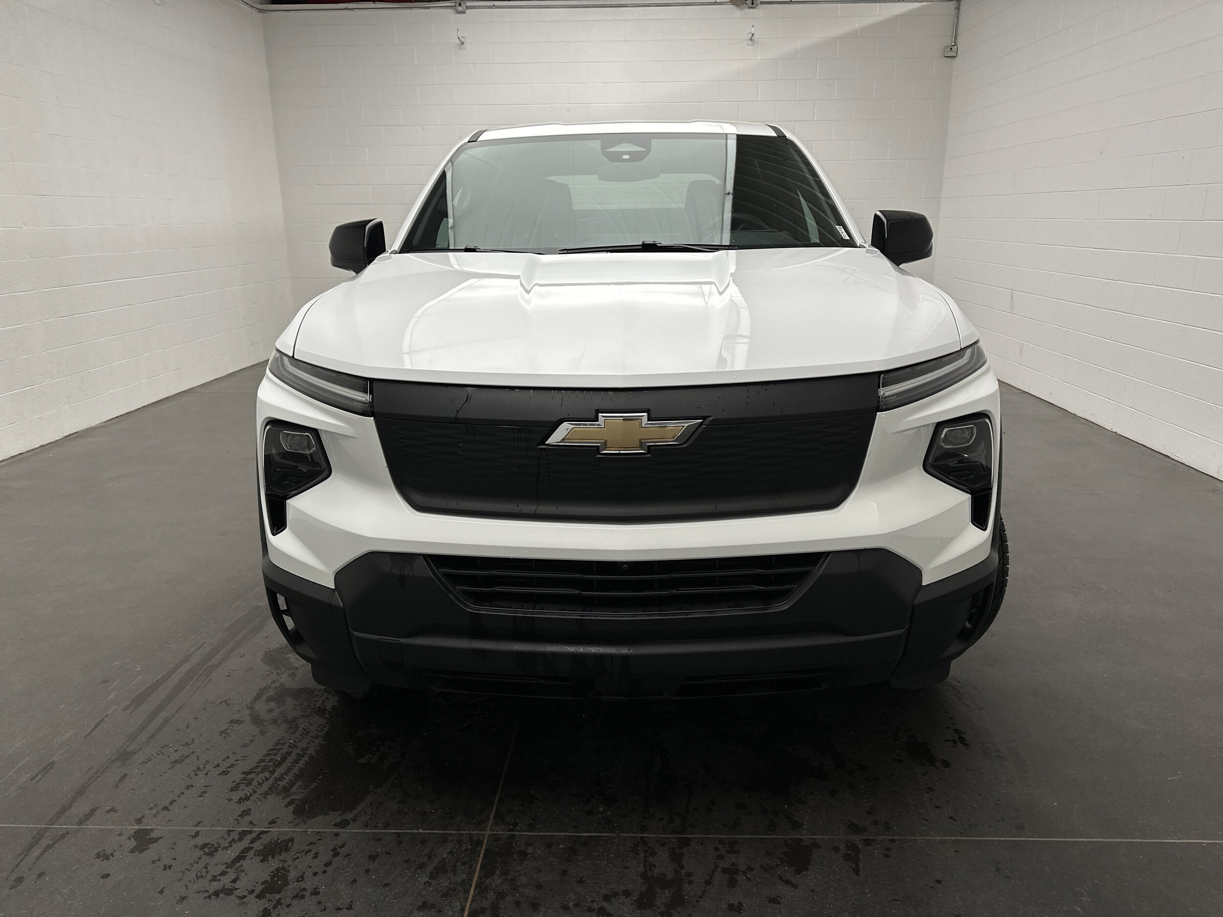 2024 Chevrolet Silverado EV Work Truck photo 3