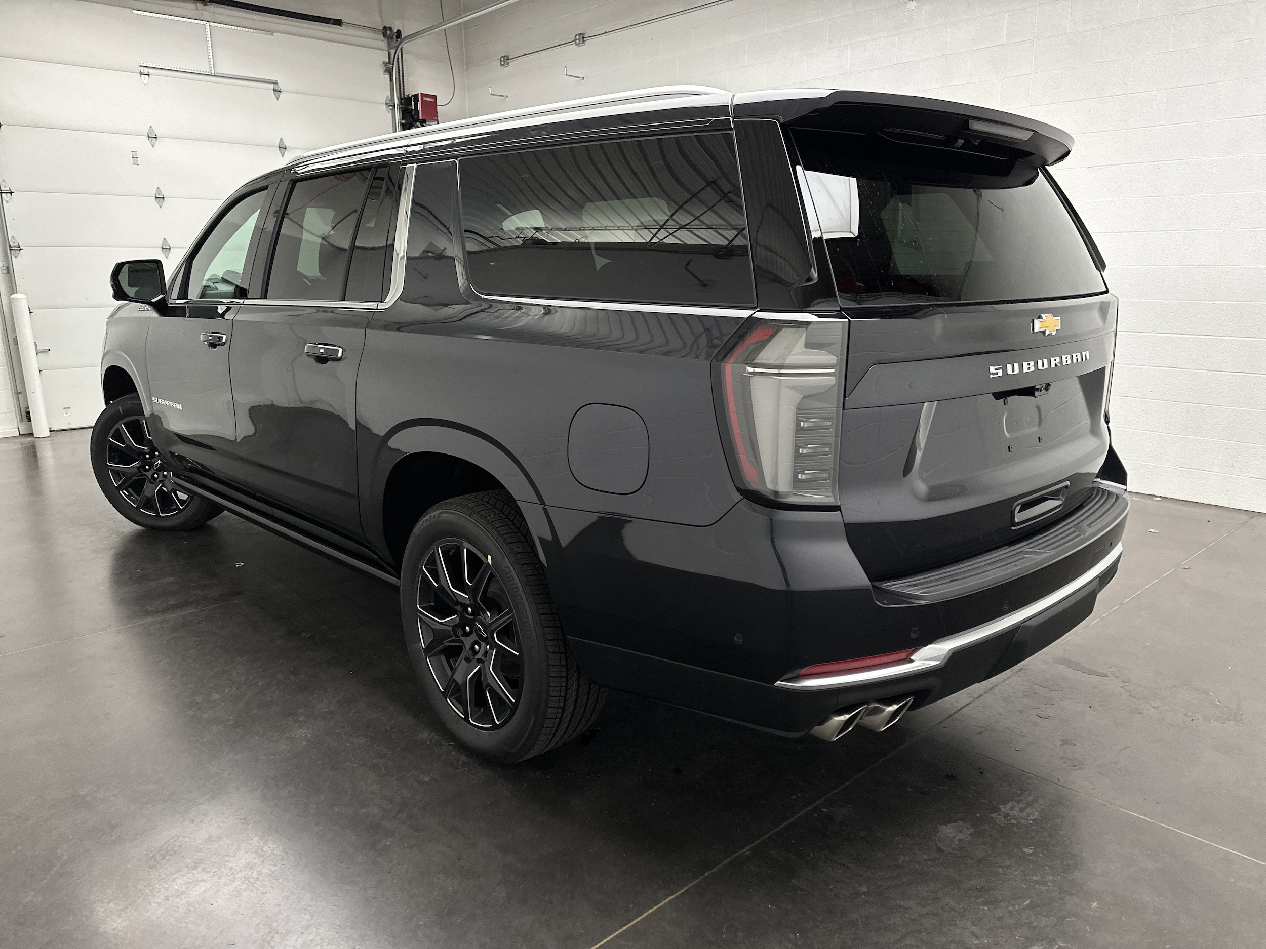 2026 Chevrolet Suburban High Country - Photo 8