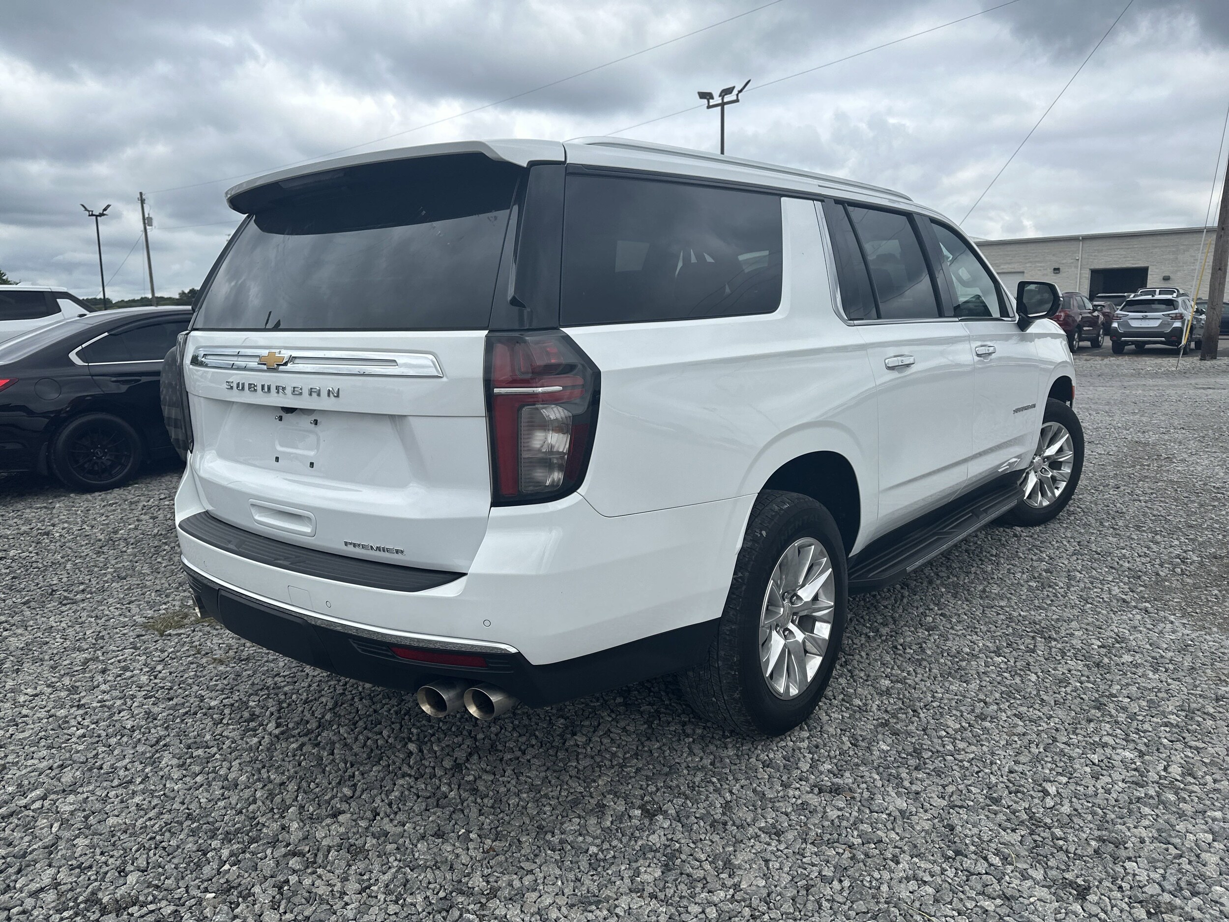 2023 Chevrolet Suburban Premier photo 2