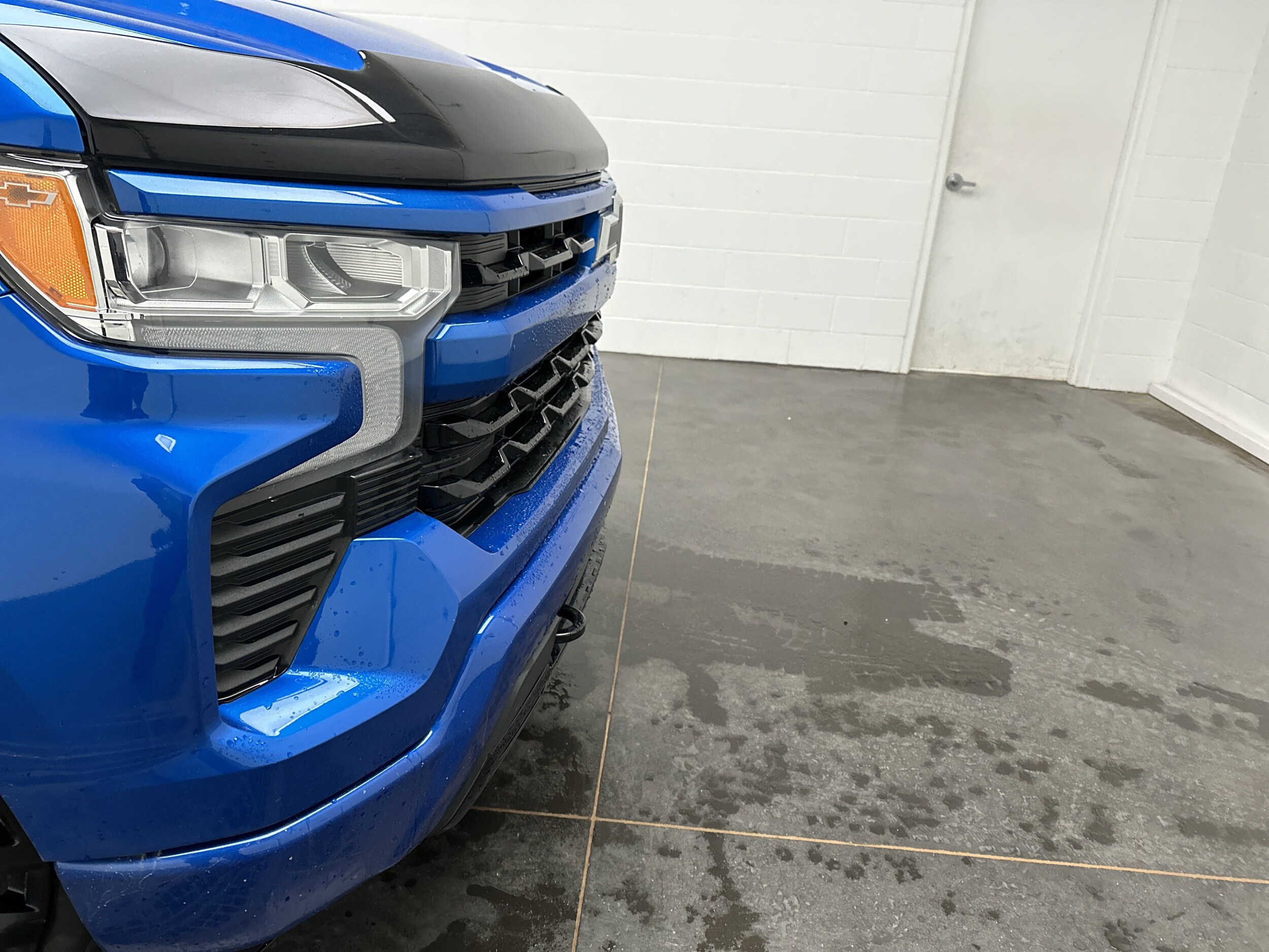 2023 Chevrolet Silverado 1500 RST photo 2