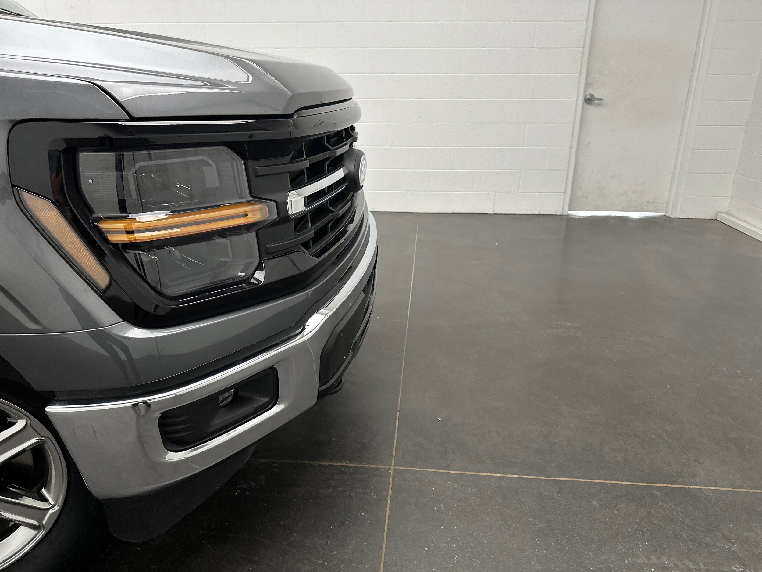 2024 Ford F-150 XLT photo 2