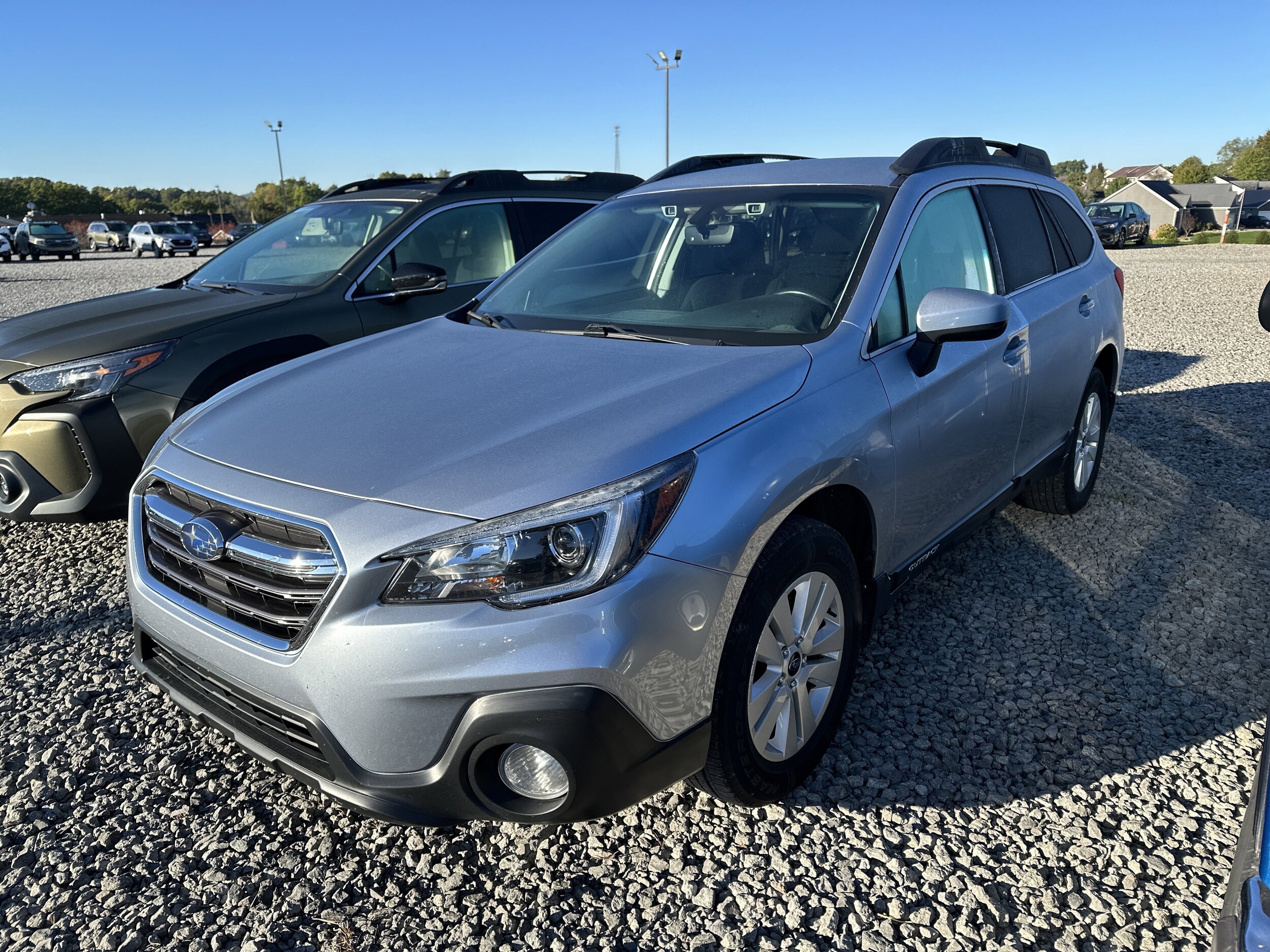 2019 Subaru Outback Premium photo 3