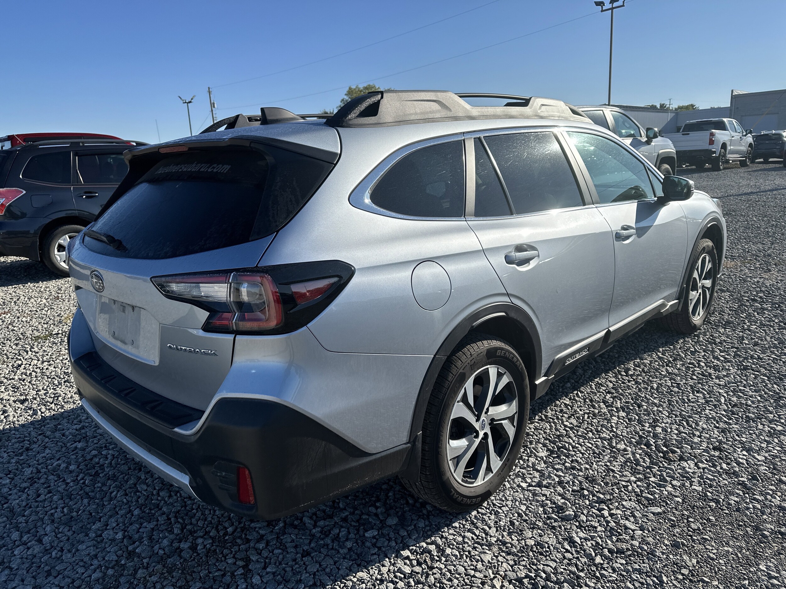 2020 Subaru Outback Limited photo 2