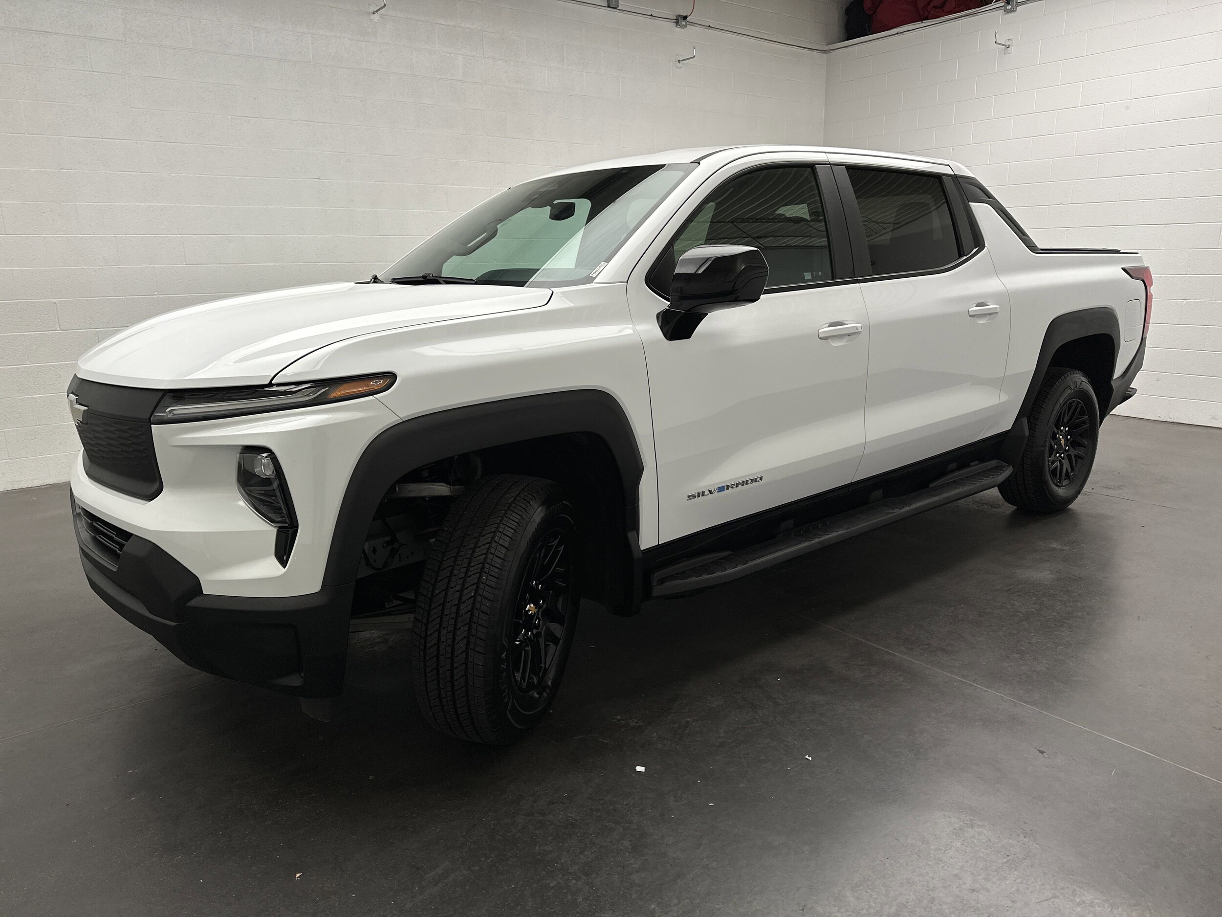 2024 Chevrolet Silverado EV Work Truck photo 4