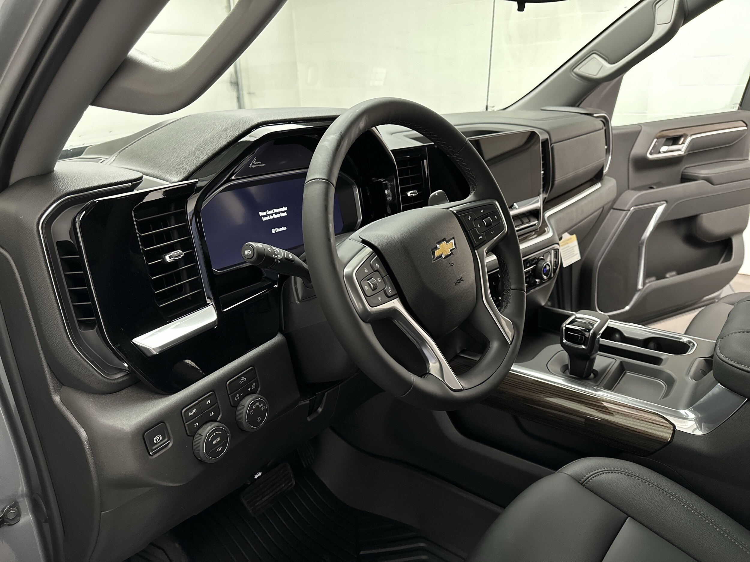 2026 Chevrolet Silverado 1500 LT - Photo 14