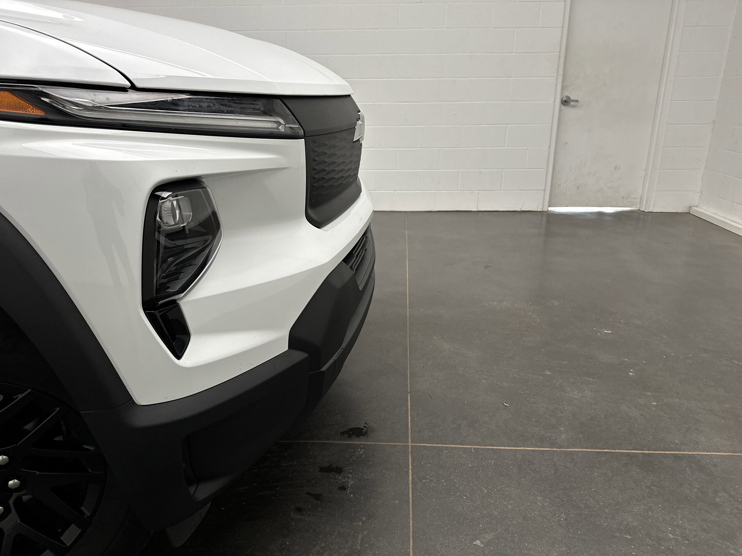 2024 Chevrolet Silverado EV Work Truck photo 2