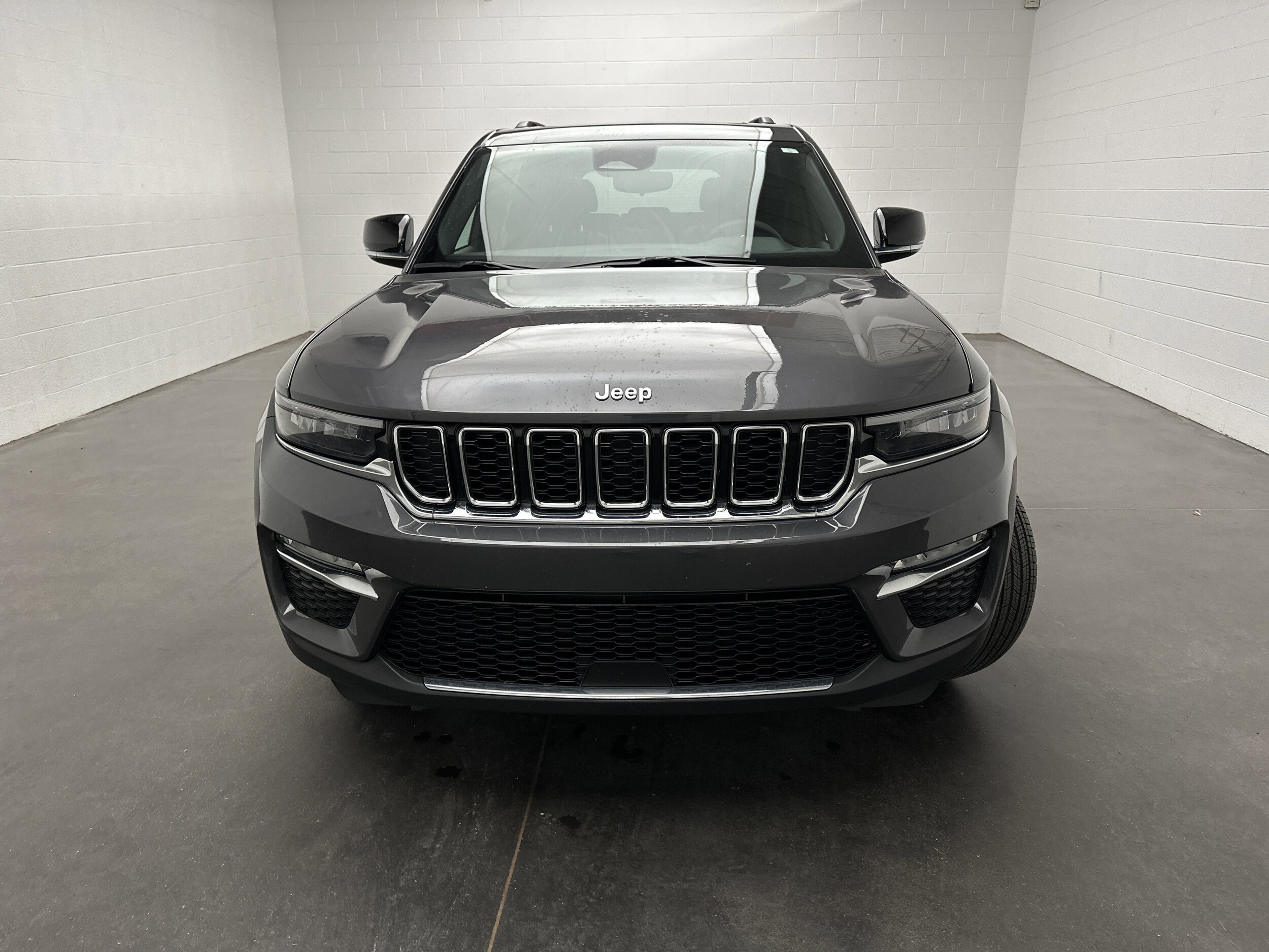 2024 Jeep Grand Cherokee Limited photo 3